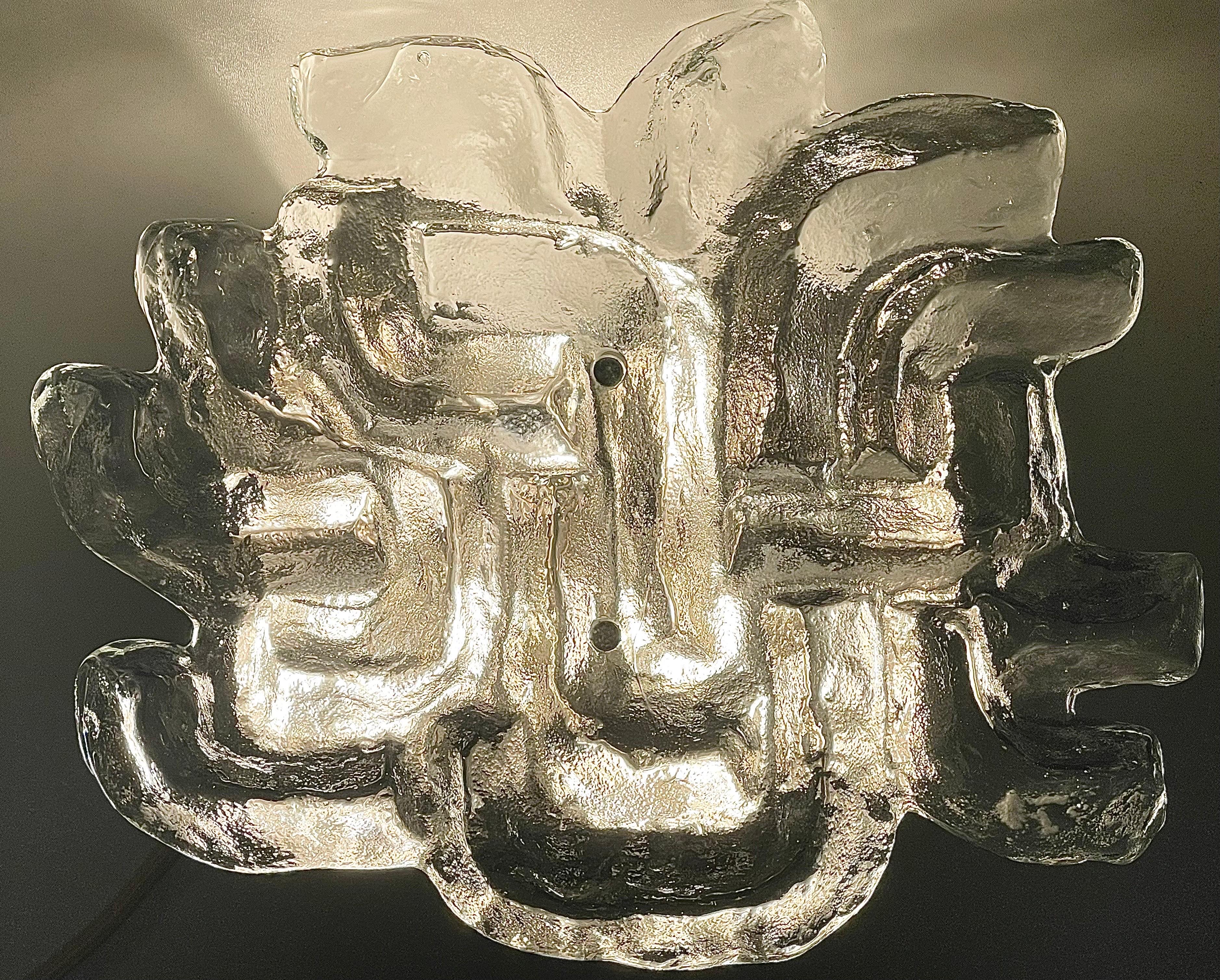 Paar außergewöhnliche österreichische Wandleuchter aus Eisglas von J.T. Kalmar, Wien, 1960er Jahre im Angebot 4