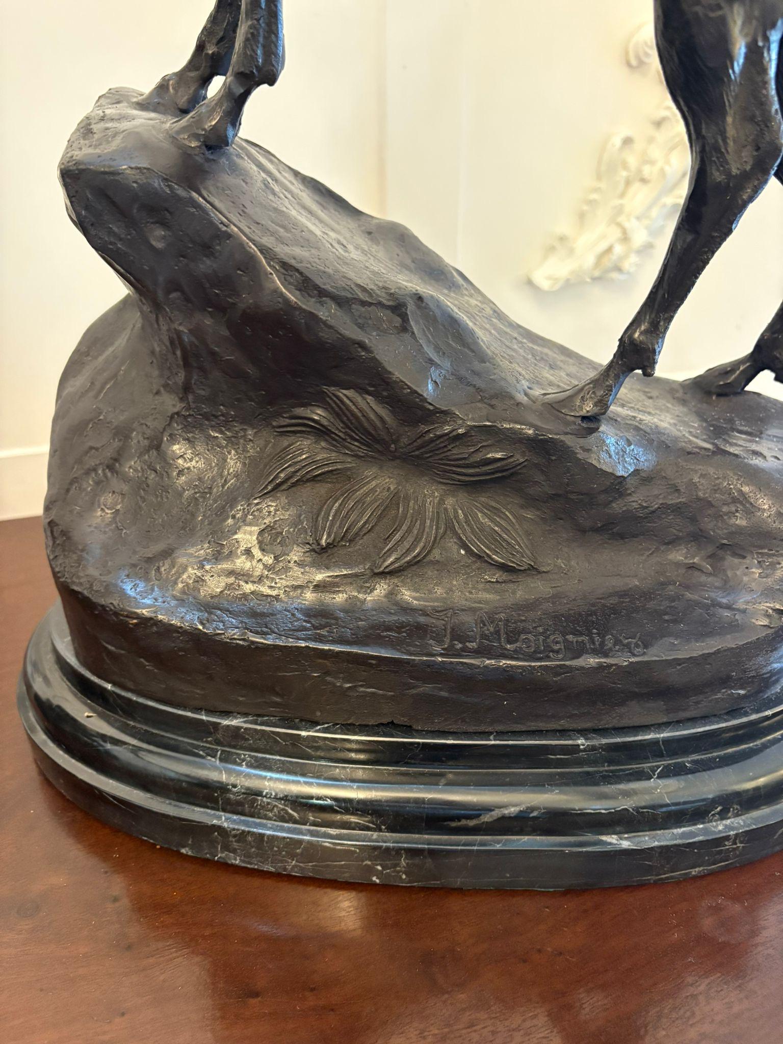 Paire d'exceptionnels cerfs des Highlands en bronze sur socle en marbre par Jules Moigniez en vente 5