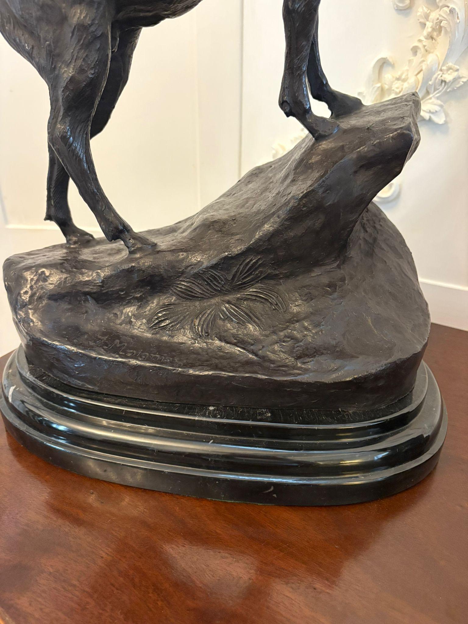 Paire d'exceptionnels cerfs des Highlands en bronze sur socle en marbre par Jules Moigniez en vente 2