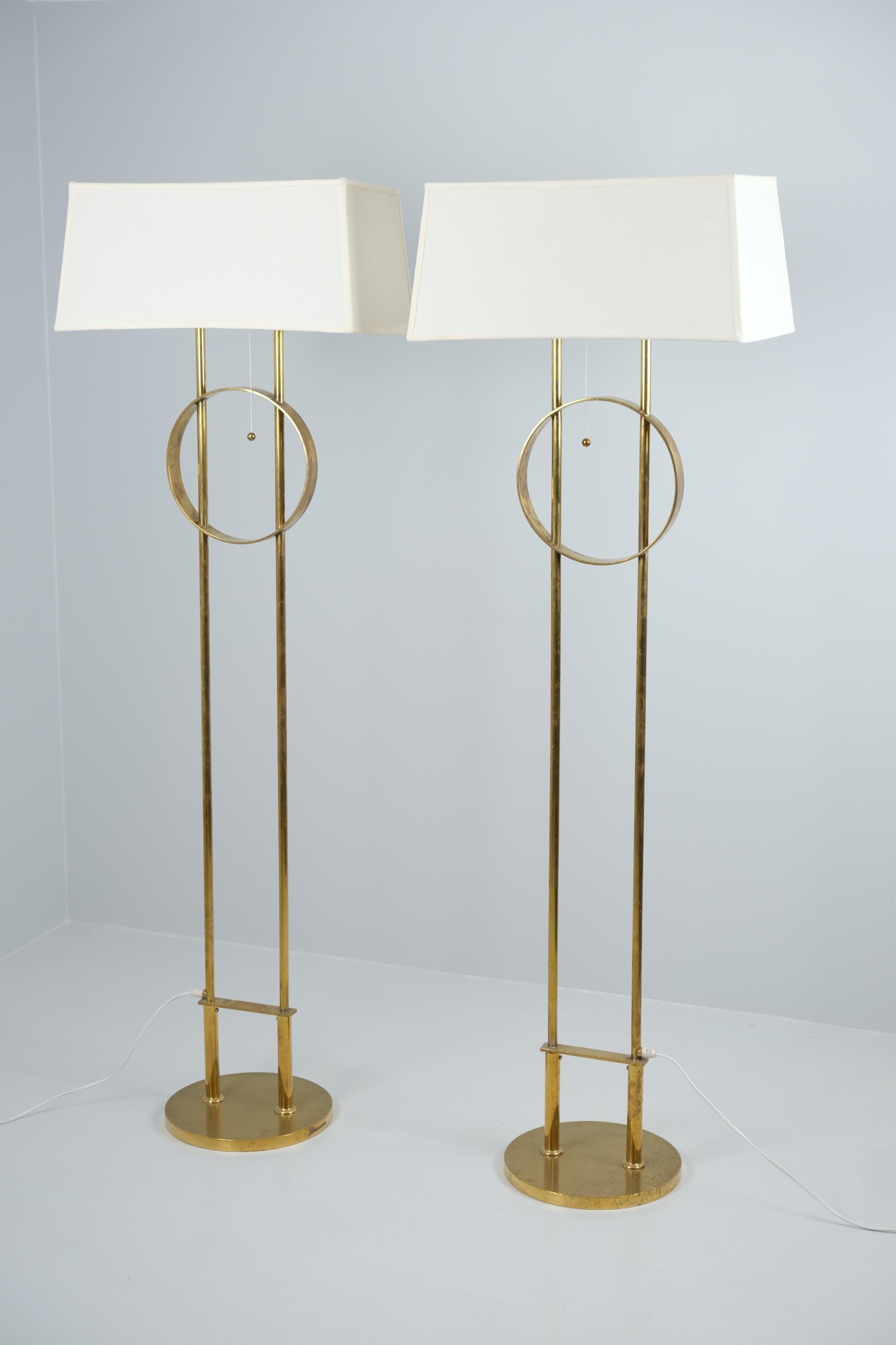 Pair Of Exceptional Commissioned HOK Floor Lamps by Paavo Tynell, Taito 1940s For Sale 3