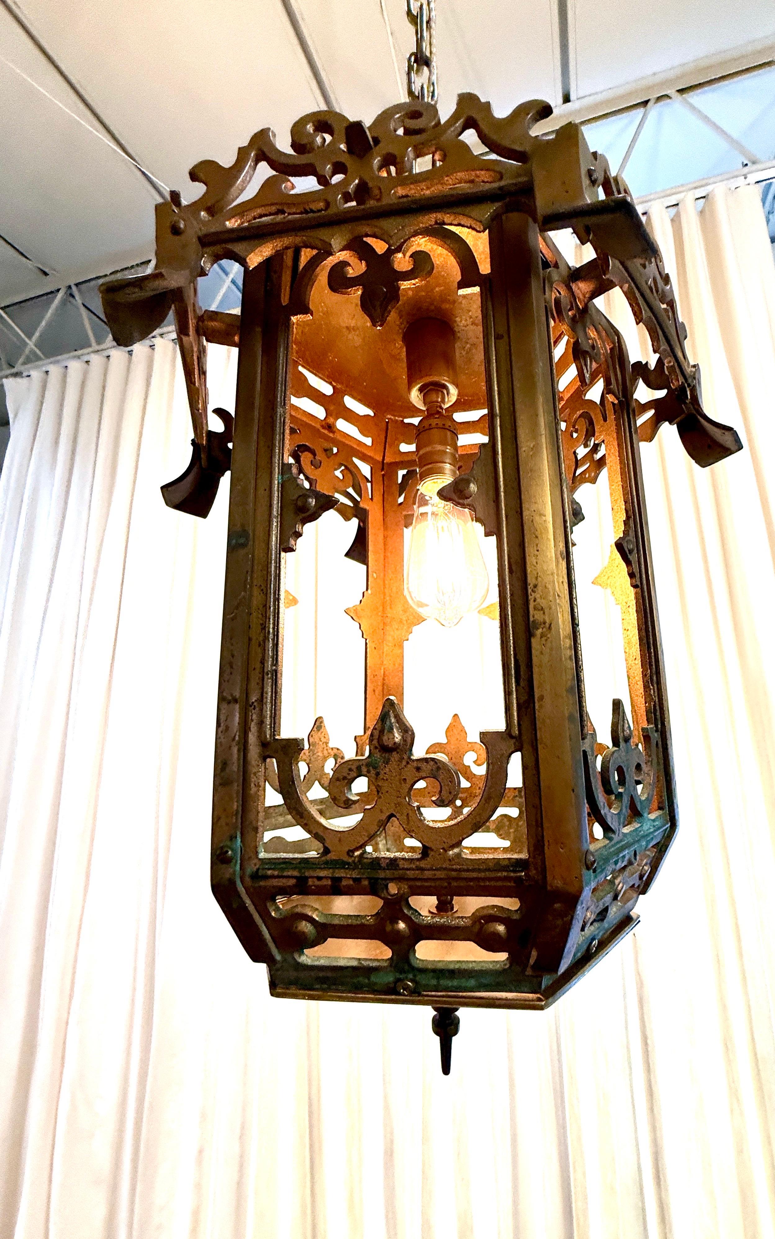Pair of Exceptional Early 20th C. Pagoda Lanterns in Solid Bronze For Sale 3