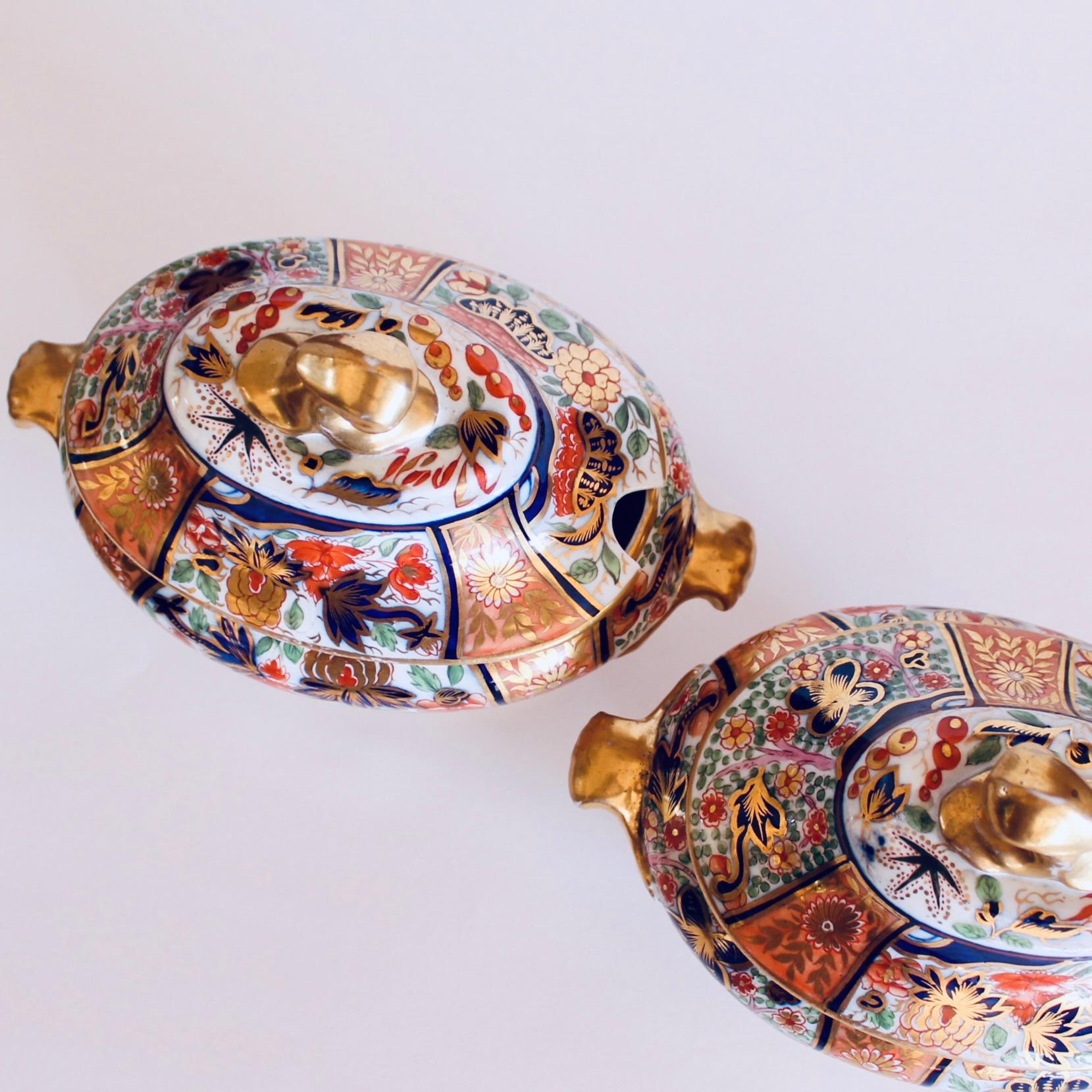Porcelain Pair of Exceptional Early English Gilt Imari Sauce Tureens For Sale