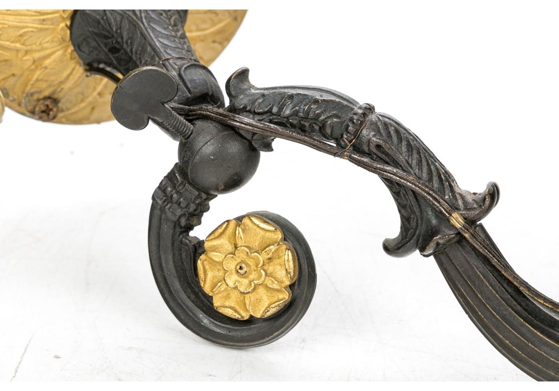 Paire d'appliques à six lumières exceptionnelles françaises du 19ème siècle en bronze doré Bon état - En vente à Bridgeport, CT