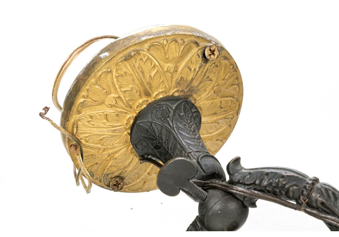 Bronze Paire d'appliques à six lumières exceptionnelles françaises du 19ème siècle en bronze doré en vente