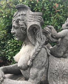 Paire d'exceptionnelles statues italiennes de sphinx en calcaire