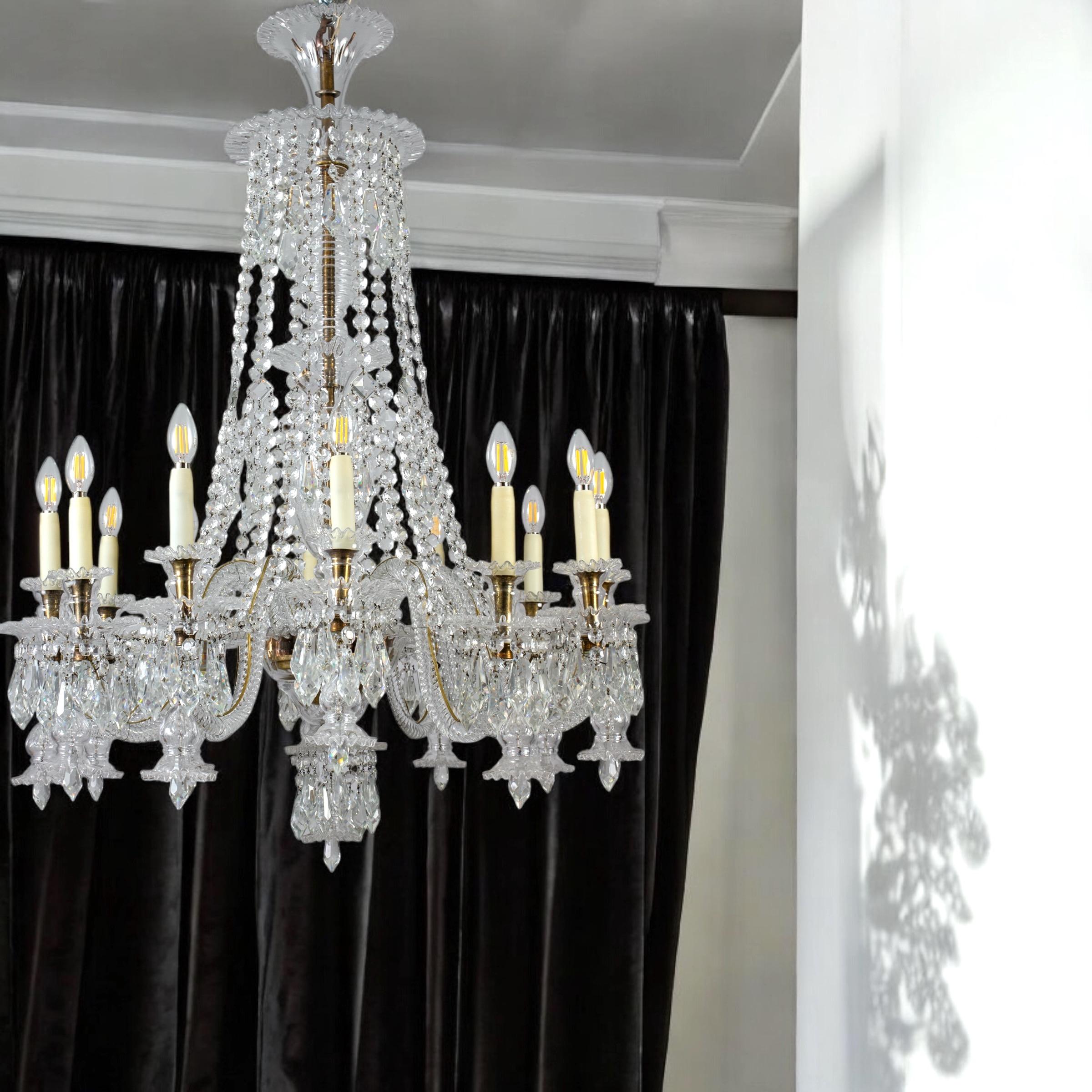 Pair of Exceptional Large French Cut- Crystal Chandelier 1930' In Excellent Condition For Sale In Rome, IT