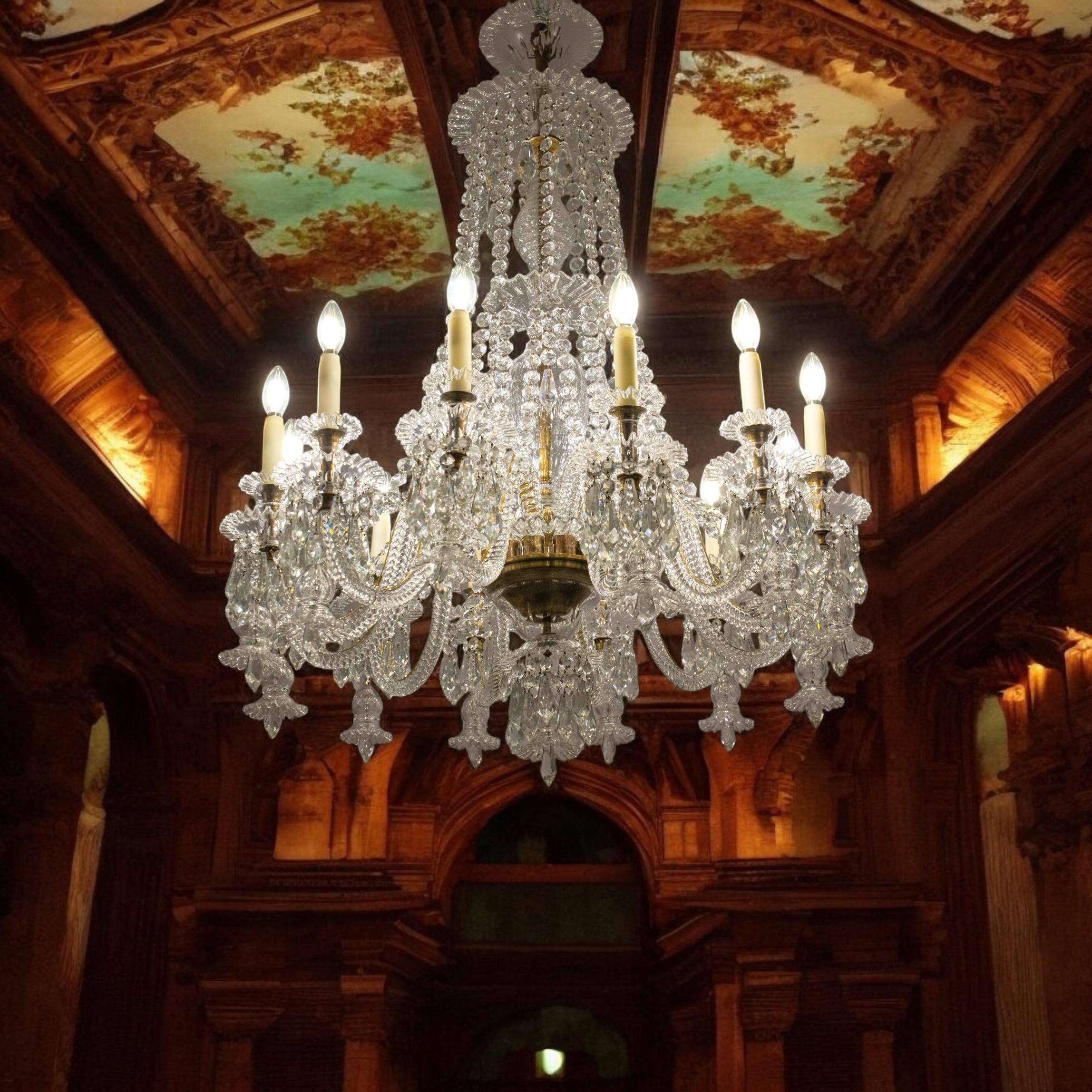 Coppia di eccezionali lampadari francesi di cristallo tagliato di grandi dimensioni del 1930 In condizioni ottime in vendita a Rome, IT