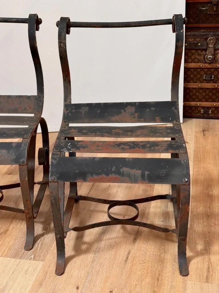 Paar außergewöhnliche skulpturale Sessel aus Eisen (Moderne der Mitte des Jahrhunderts) im Angebot
