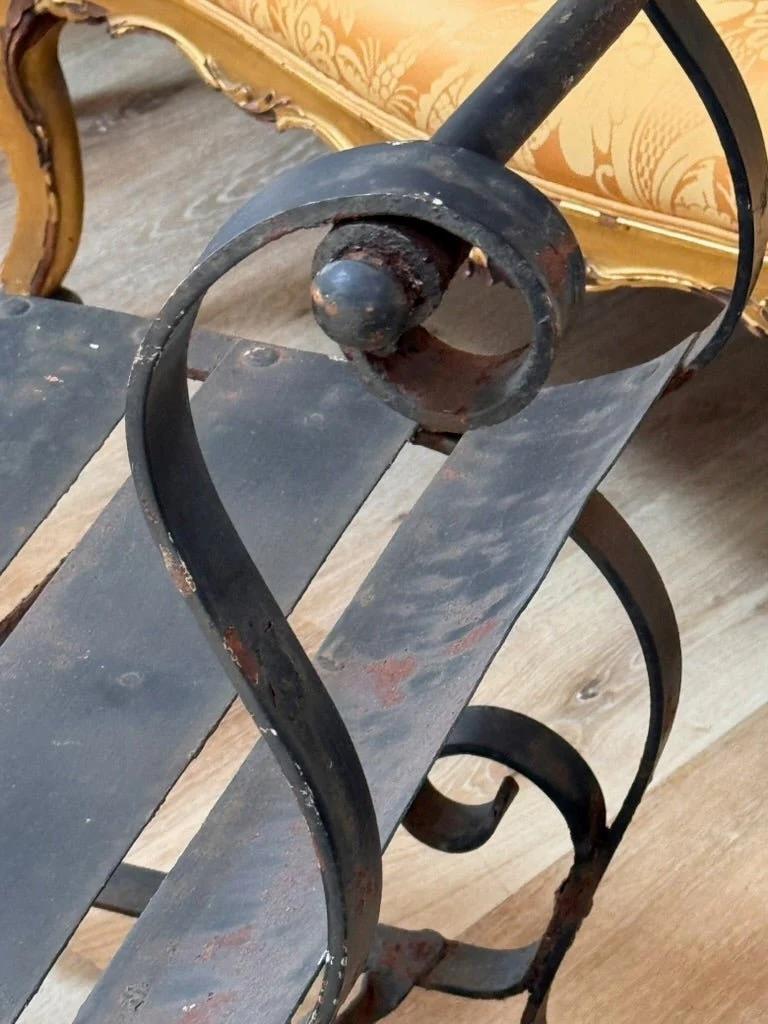 Paar außergewöhnliche skulpturale Sessel aus Eisen im Angebot 2