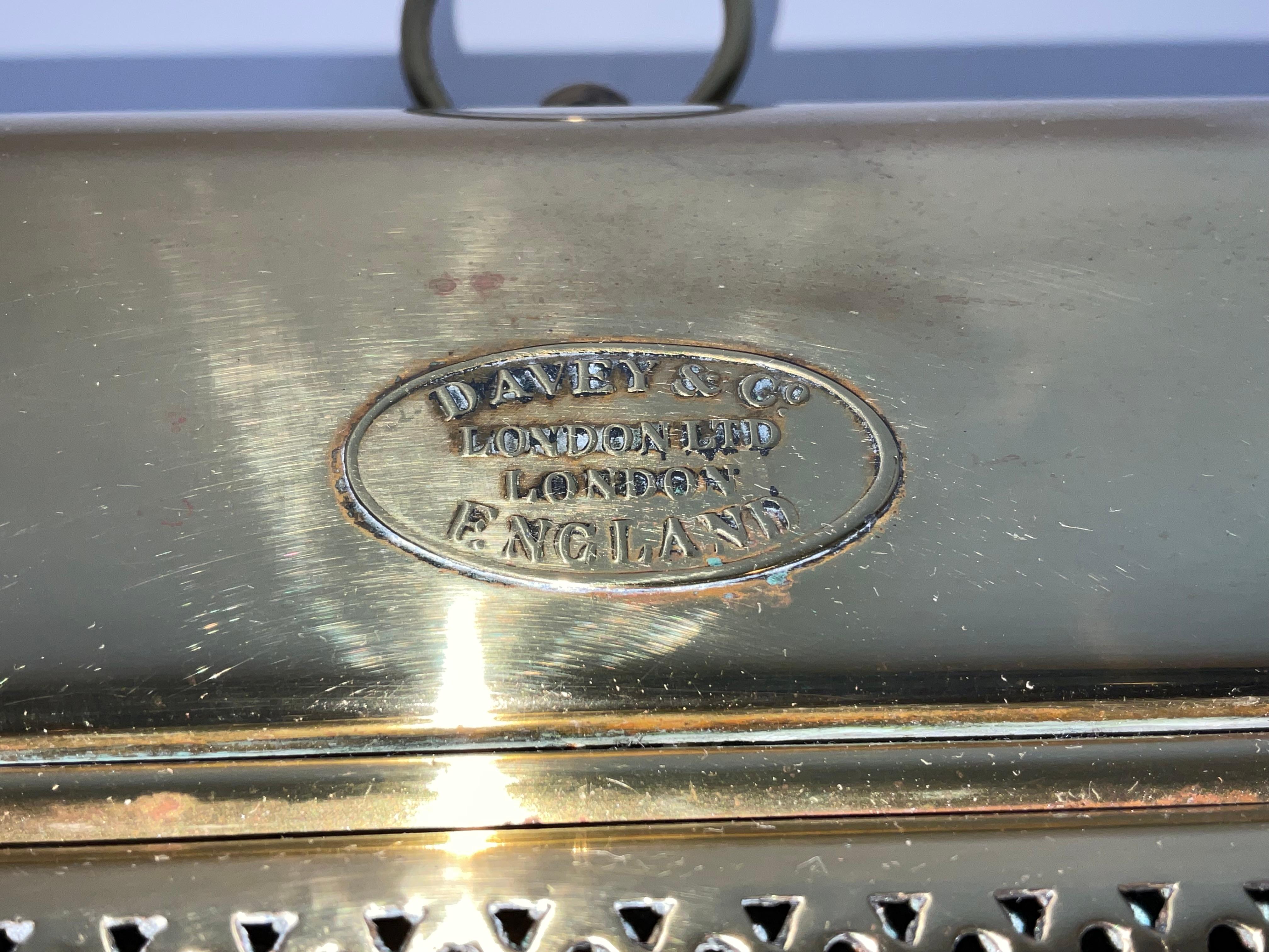 Ein Paar außergewöhnliche Yacht Cabine Laternen von Davey & Co. im Angebot 3