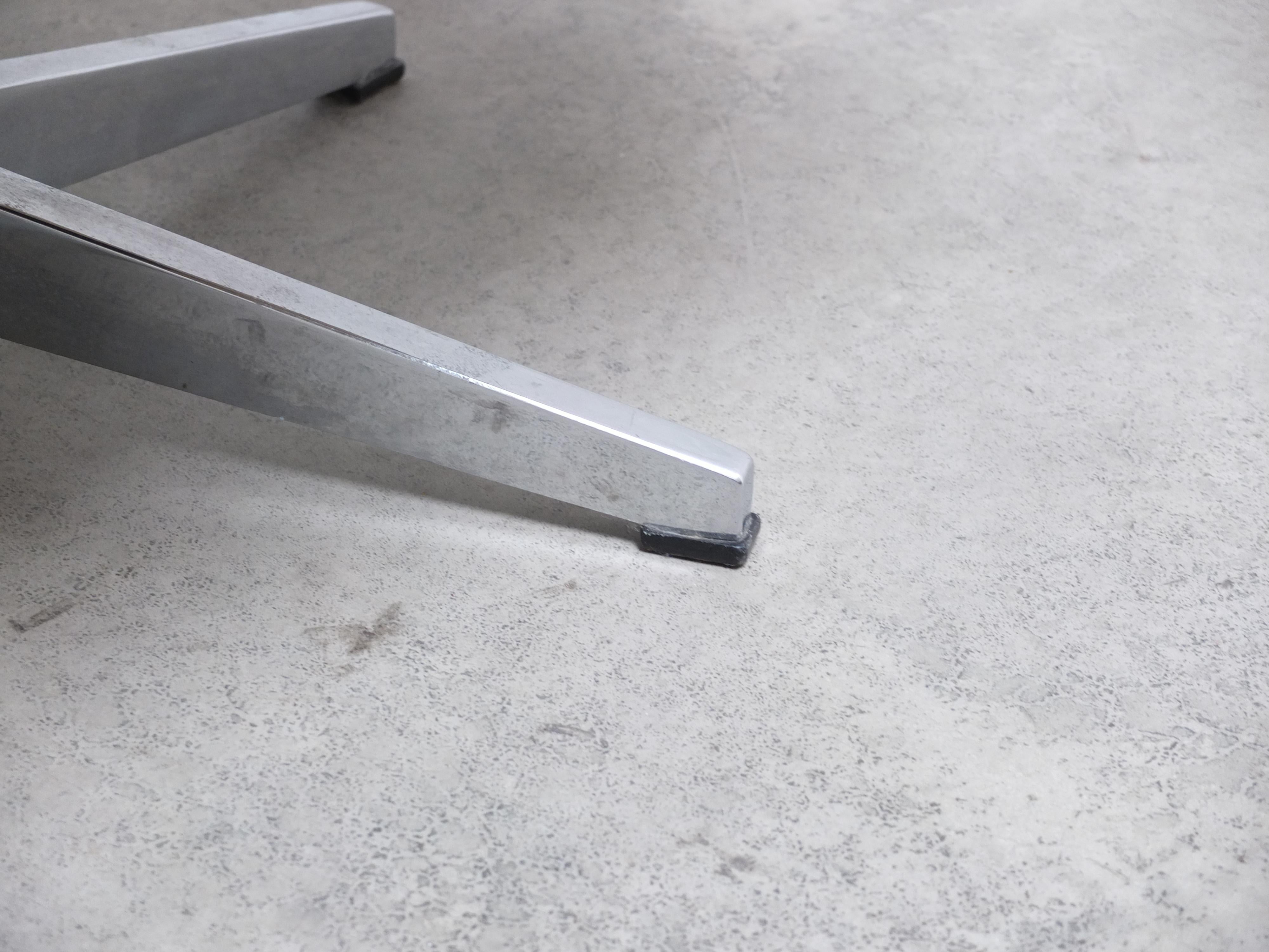Paire de chaises longues pivotantes de Vincent Cafiero pour Knoll, années 1960 en vente 8