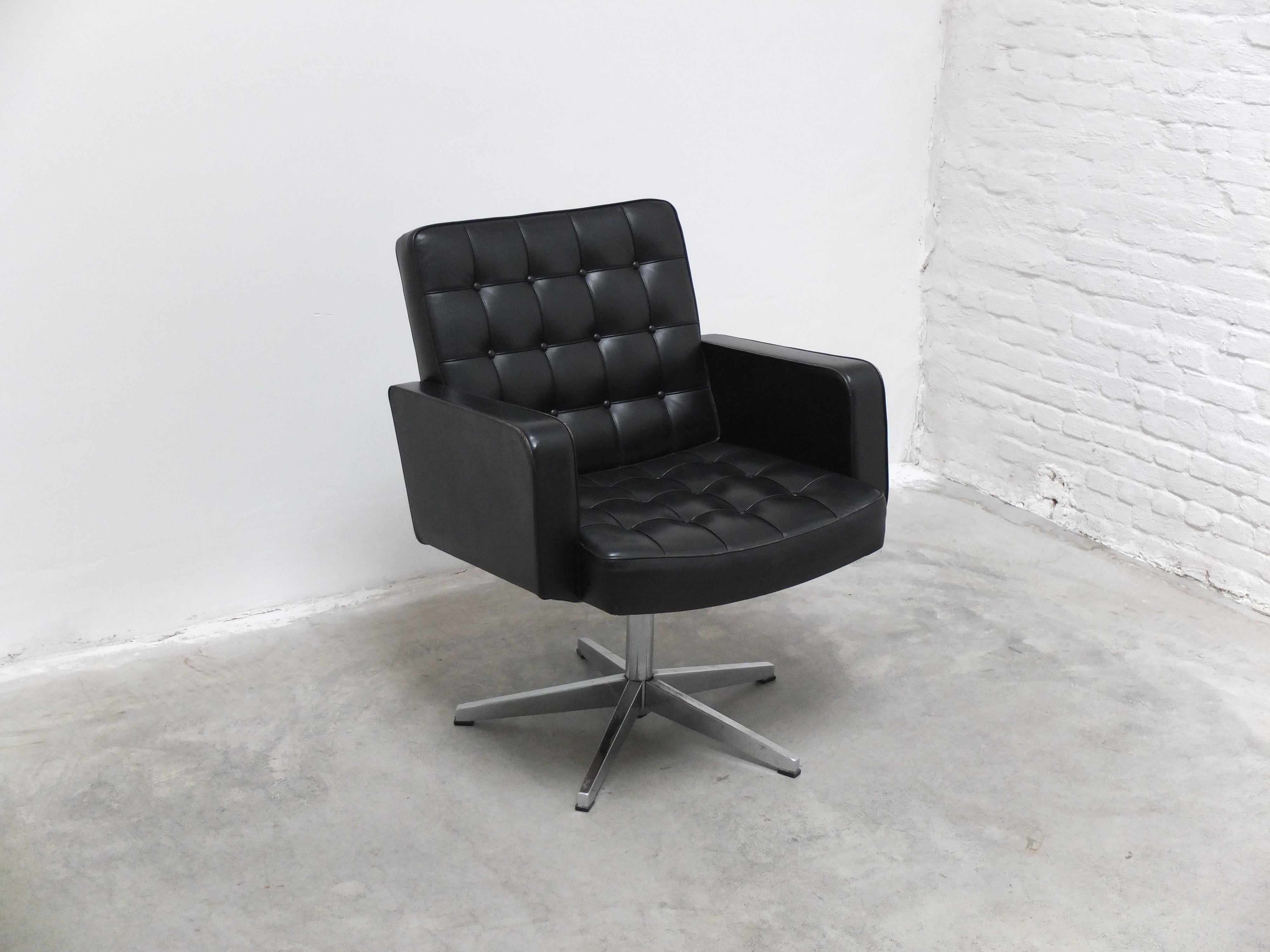 Paire de chaises longues pivotantes de Vincent Cafiero pour Knoll, années 1960 en vente 11