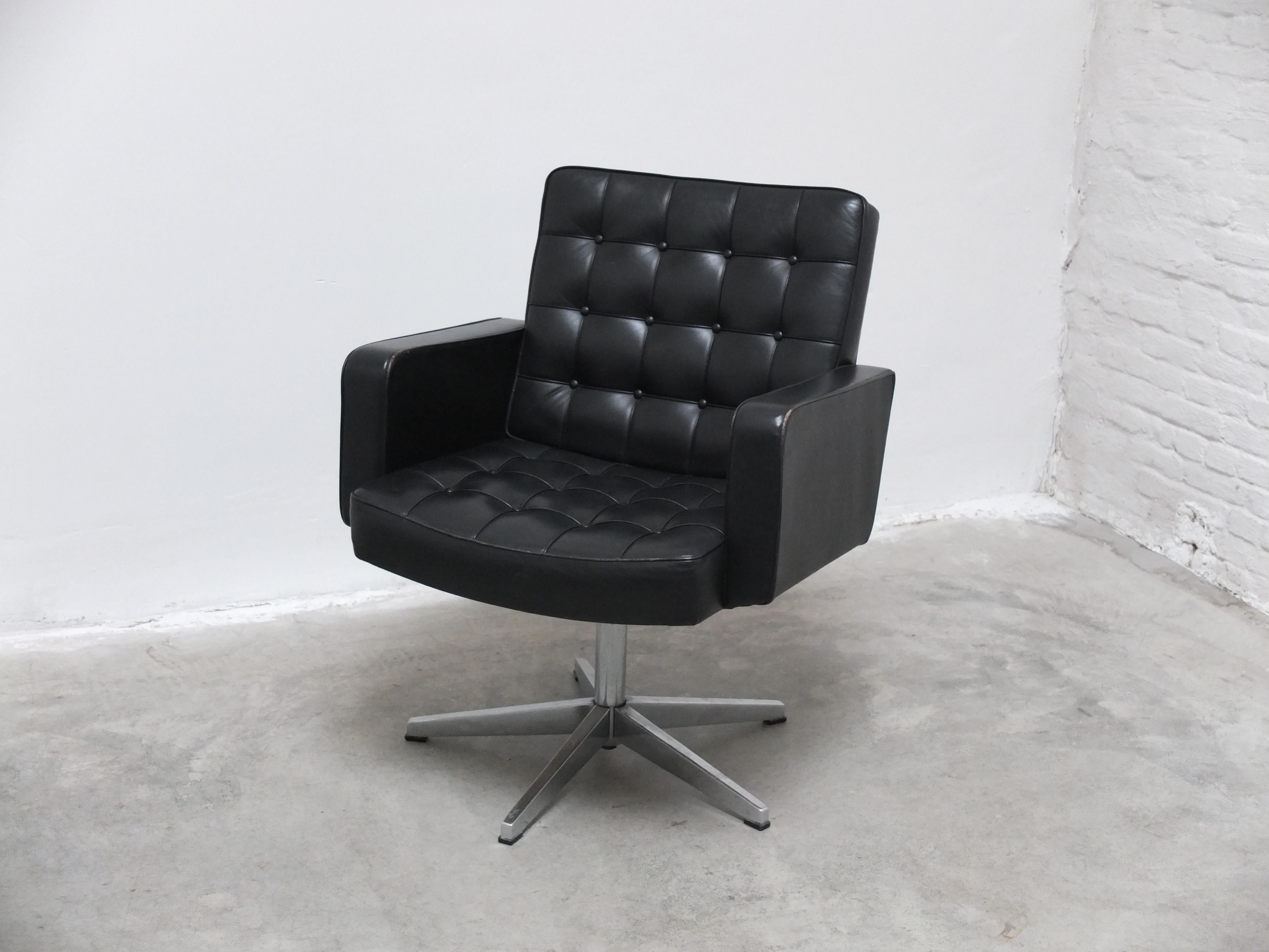 Paire de chaises longues pivotantes de Vincent Cafiero pour Knoll, années 1960 en vente 12