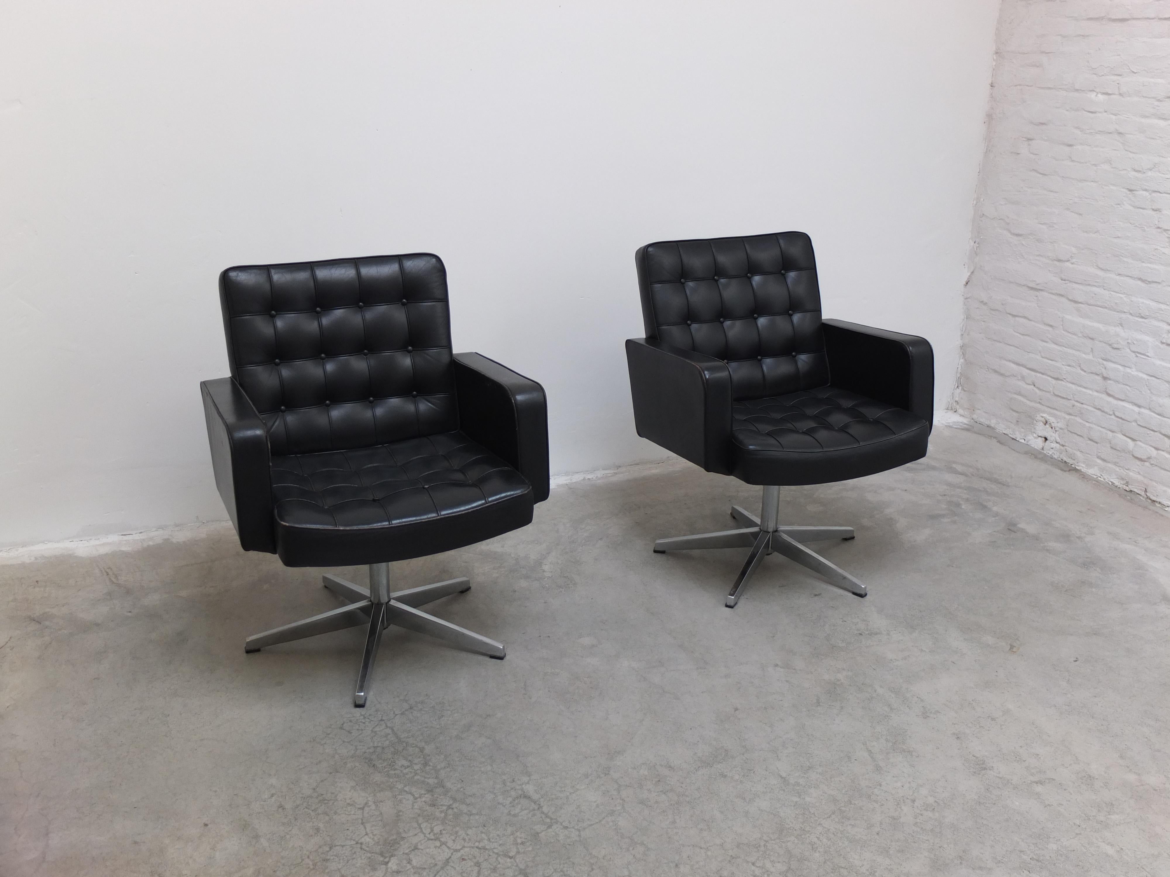 Mid-Century Modern Paire de chaises longues pivotantes de Vincent Cafiero pour Knoll, années 1960 en vente