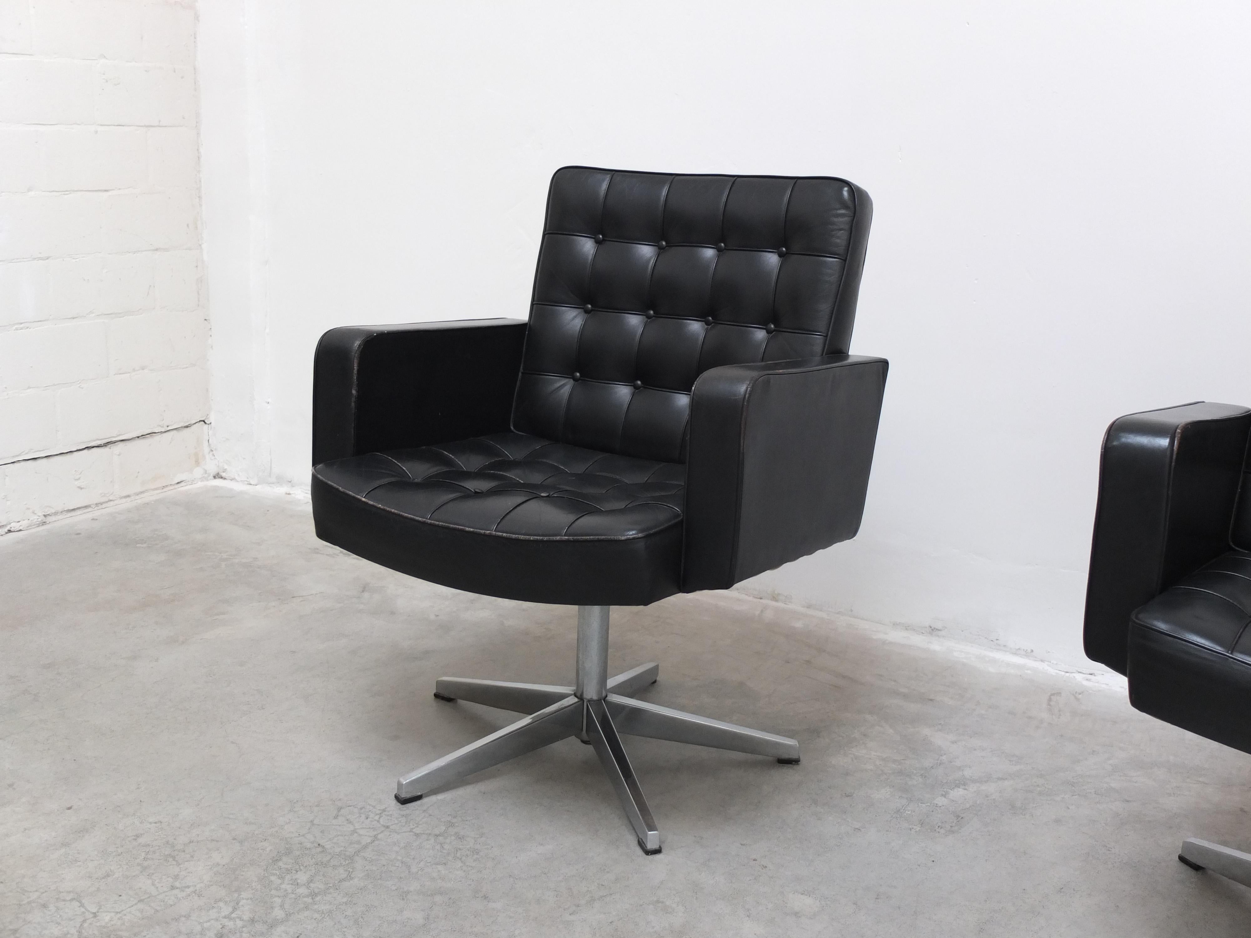 Paire de chaises longues pivotantes de Vincent Cafiero pour Knoll, années 1960 Bon état - En vente à Antwerpen, VAN