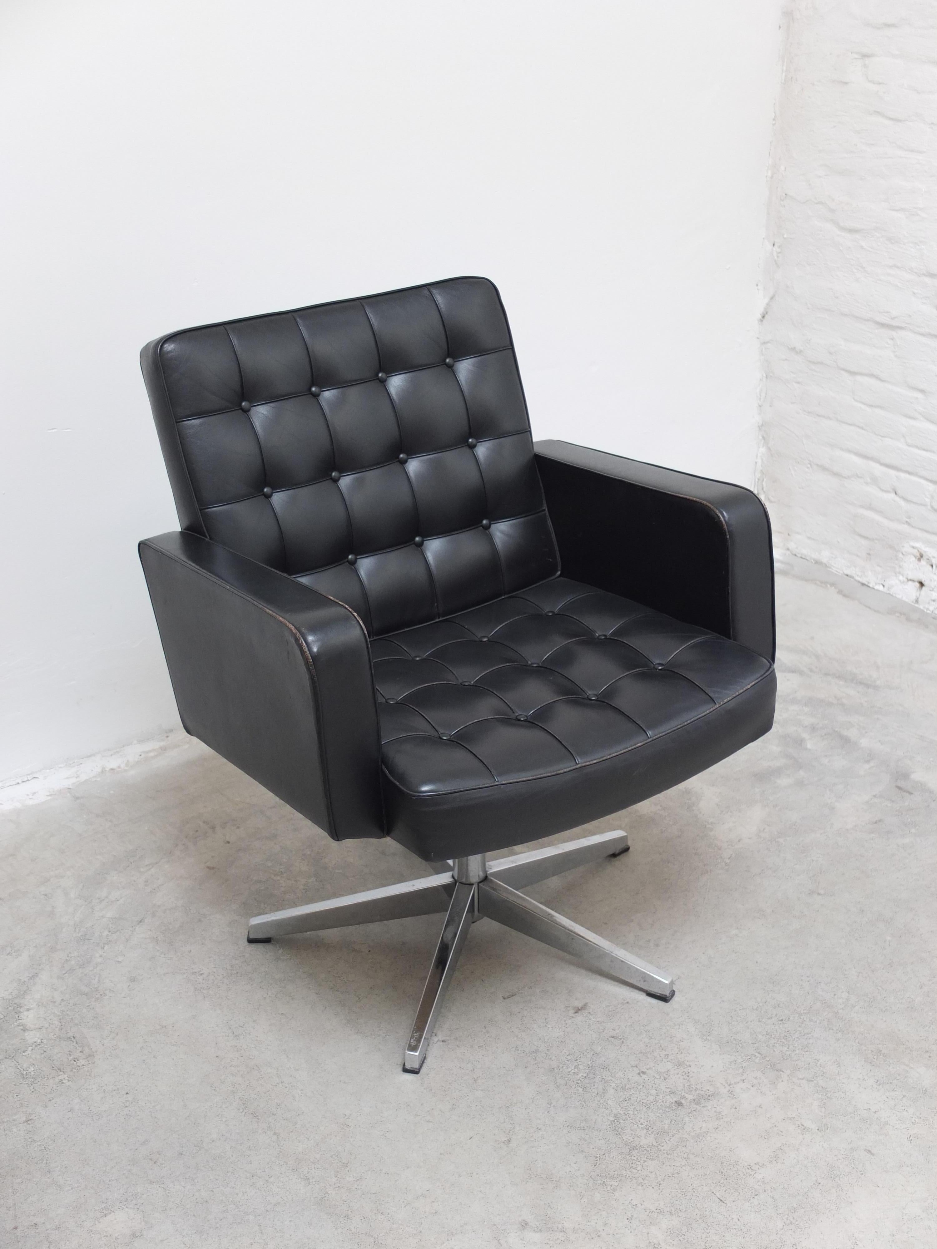 20ième siècle Paire de chaises longues pivotantes de Vincent Cafiero pour Knoll, années 1960 en vente