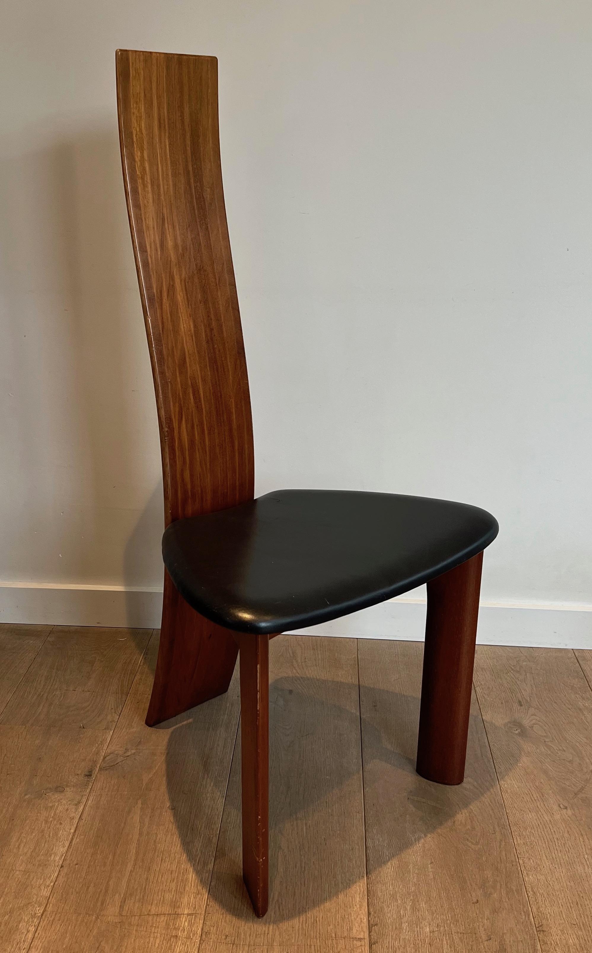 Paar Stühle aus exotischem Holz und schwarzem Leder, skandinavische Arbeit. CIRCA 1970 im Zustand „Gut“ im Angebot in Marcq-en-Barœul, Hauts-de-France
