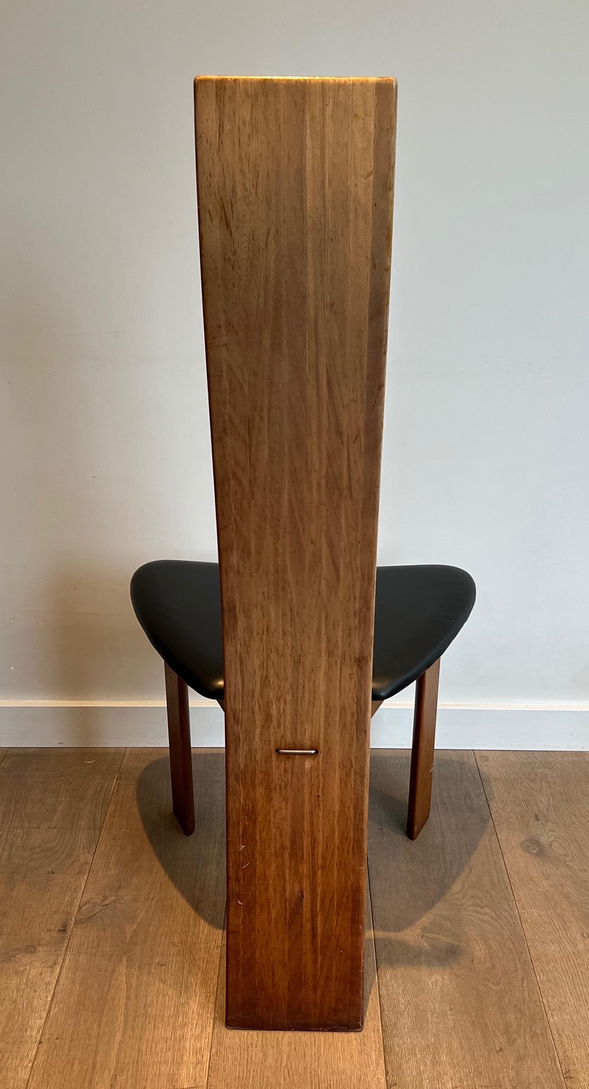 Paar Stühle aus exotischem Holz und schwarzem Leder, skandinavische Arbeit. CIRCA 1970 im Angebot 2