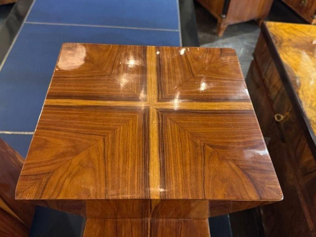 Italiano Pair of Exotic Wood Side Tables in vendita