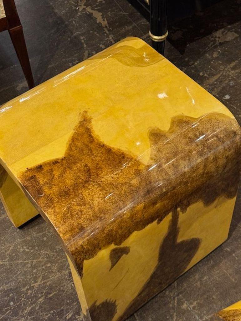 XXIe siècle et contemporain Paire de tables ou tabourets d'appoint en bois exotique en vente