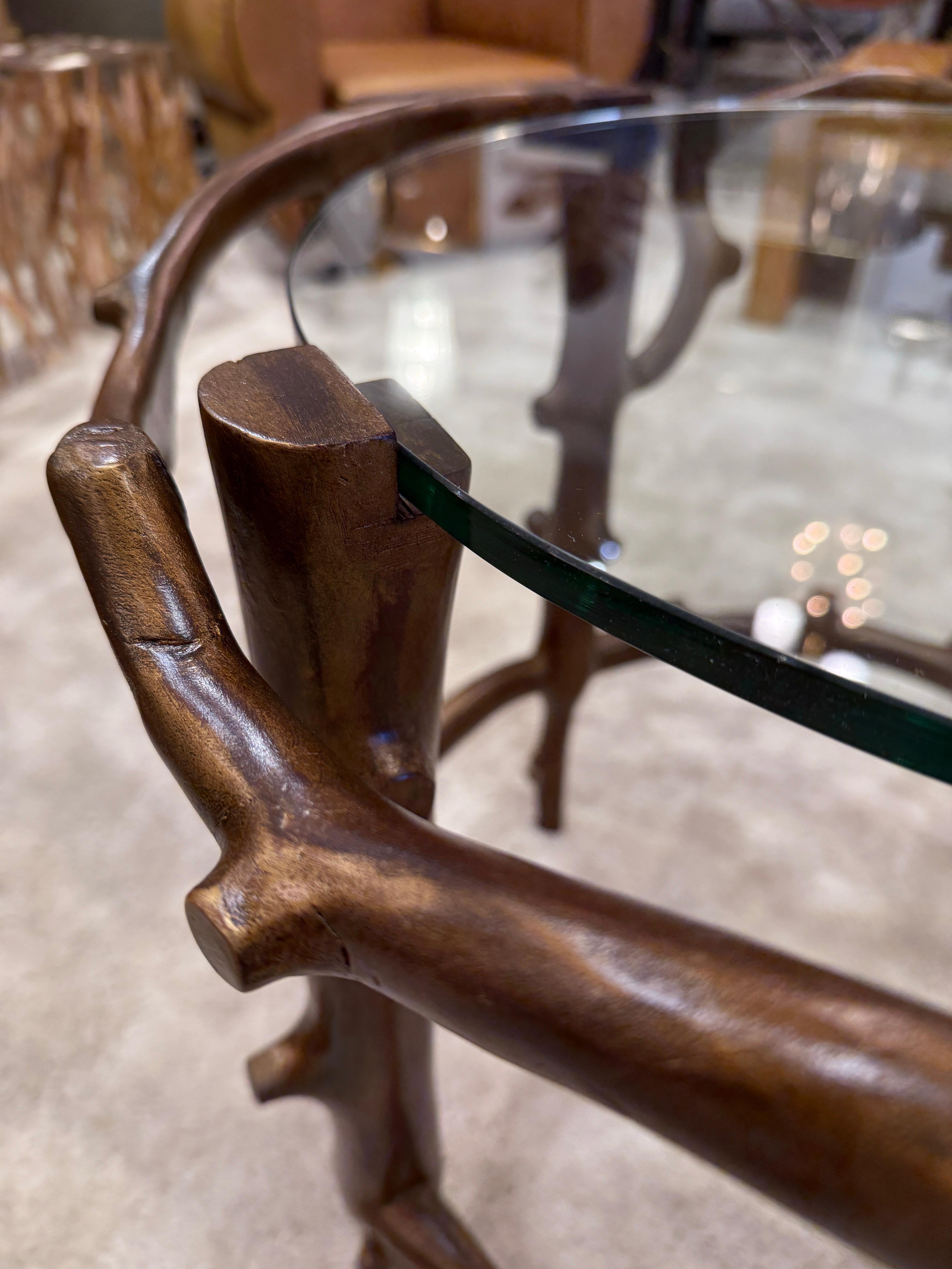 Ein Paar fachmännisch gefertigte Studio-Beistelltische aus Faux Bois (20. Jahrhundert) im Angebot