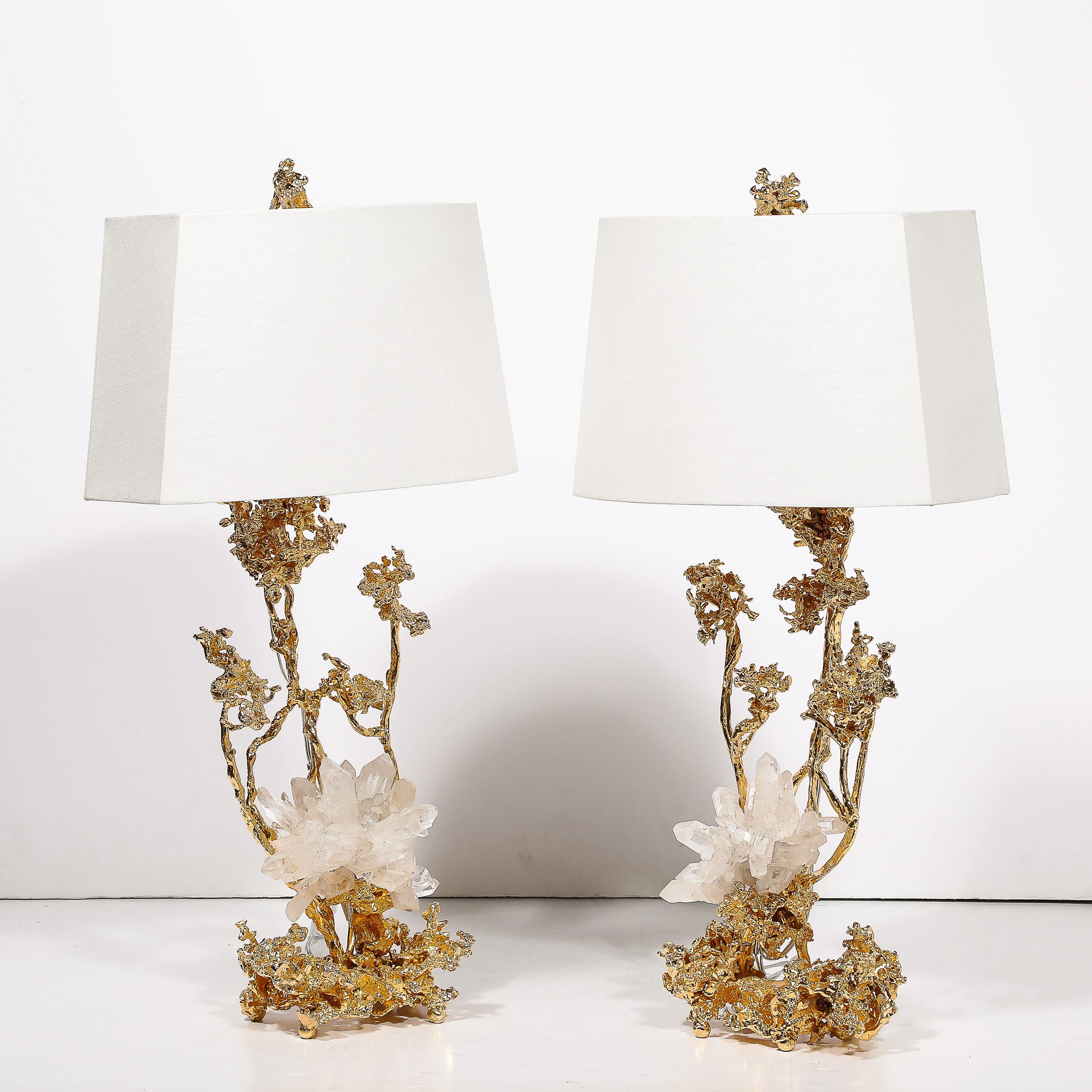 Paar Tischlampen aus explodierter Bronze und 24 Karat Gold mit Bergkristall mit Bergkristall von Claude Boeltz (Moderne der Mitte des Jahrhunderts) im Angebot