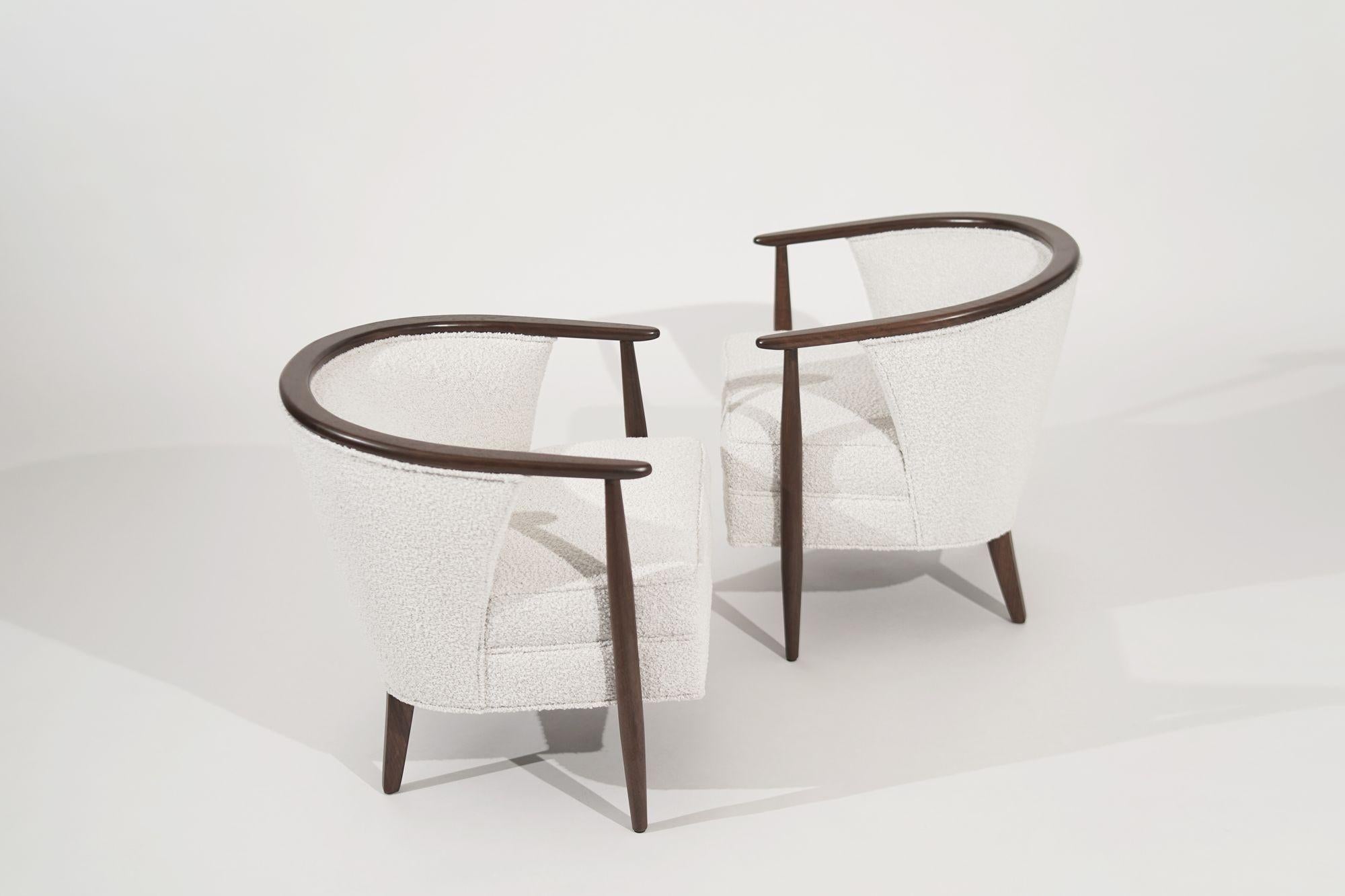 Mid-Century Modern Pair of Exposed Walnut Framework Barrel Lounge Chairs, circa 1960s