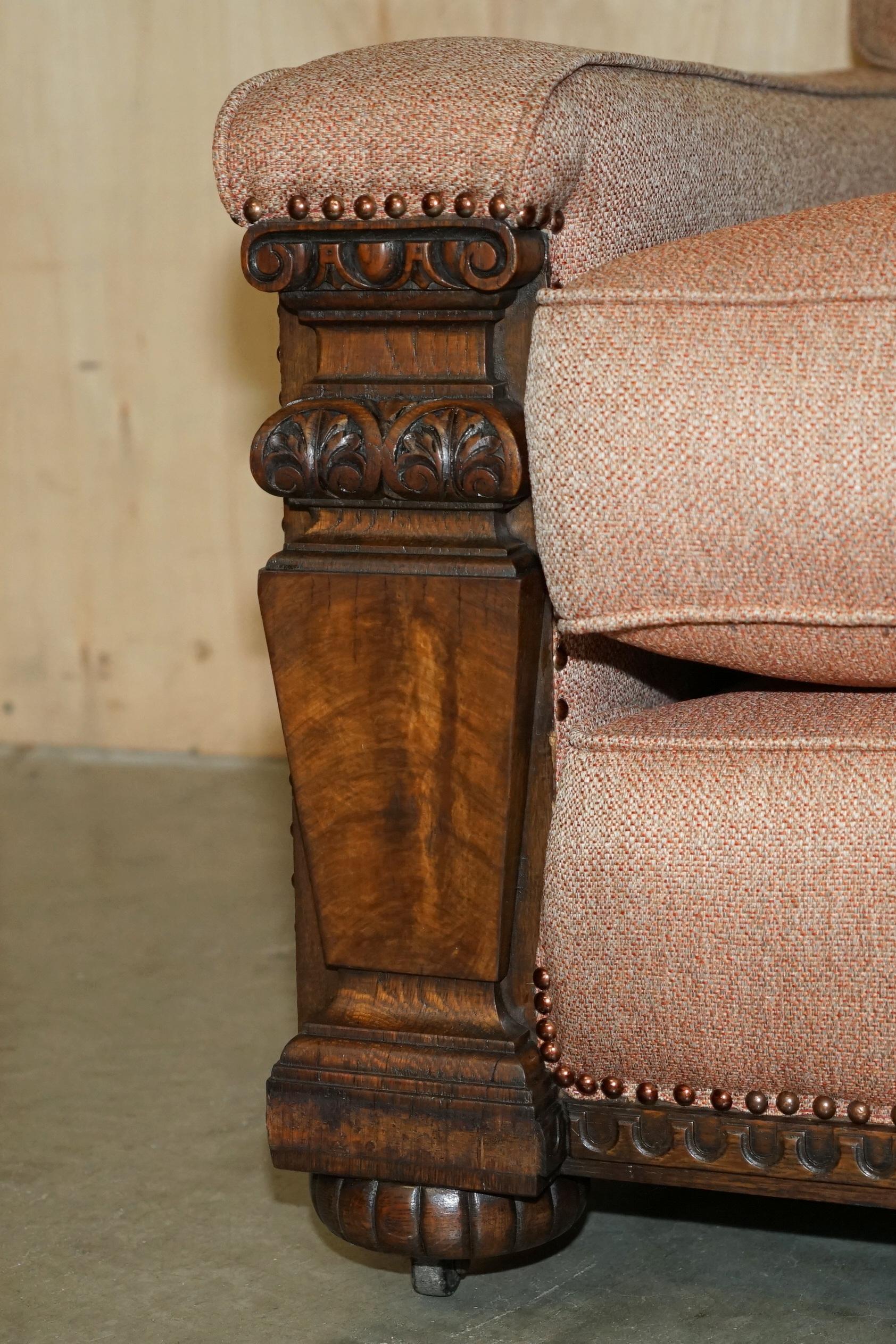 Hand-Crafted PAIR OF EXQUISITE ANTIQUE WILLIAM IV FLAMED HARDWOOD CIRCA 1830 CLUB ARMCHAIRs For Sale