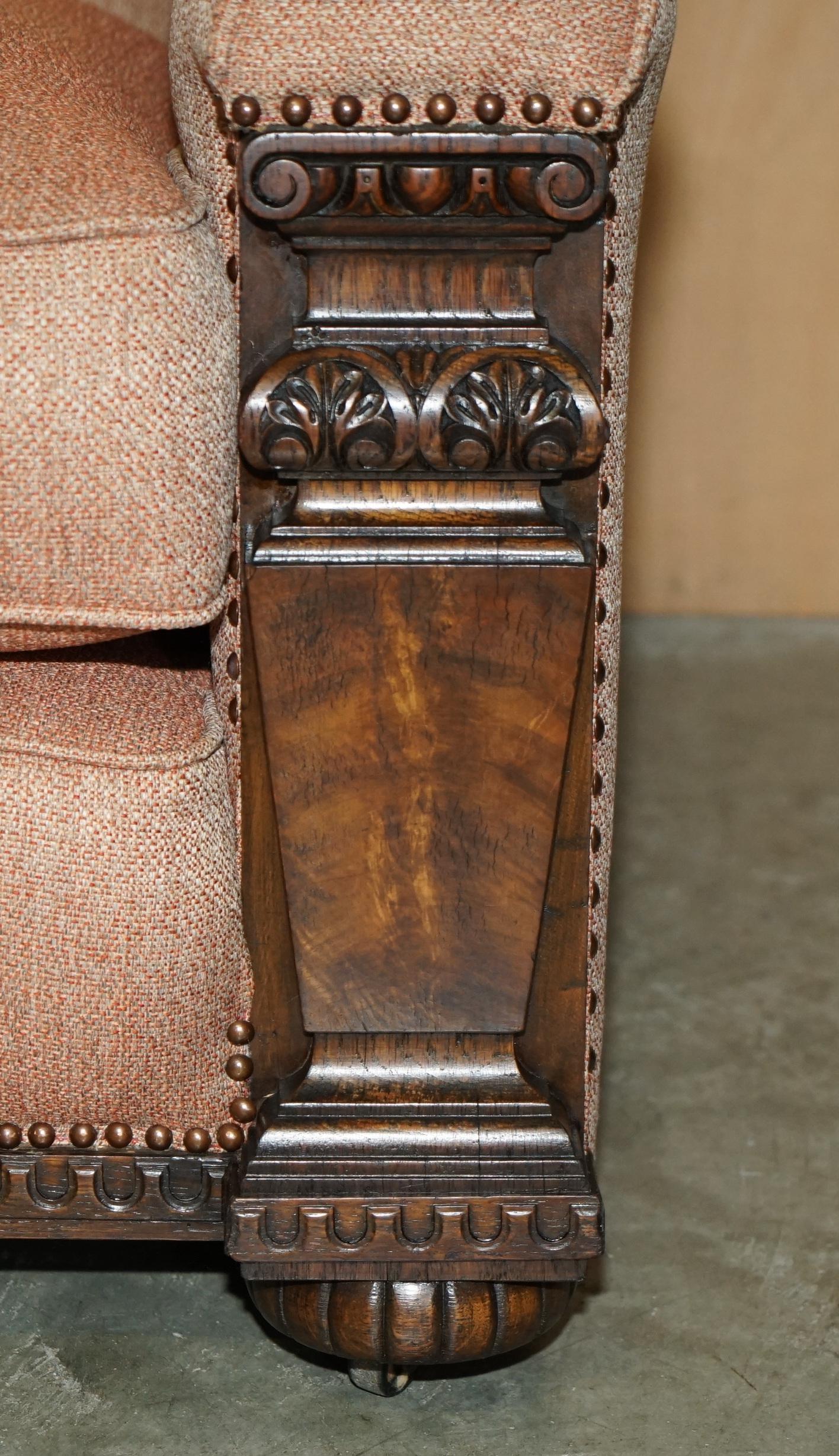 Upholstery PAIR OF EXQUISITE ANTIQUE WILLIAM IV FLAMED HARDWOOD CIRCA 1830 CLUB ARMCHAIRs For Sale