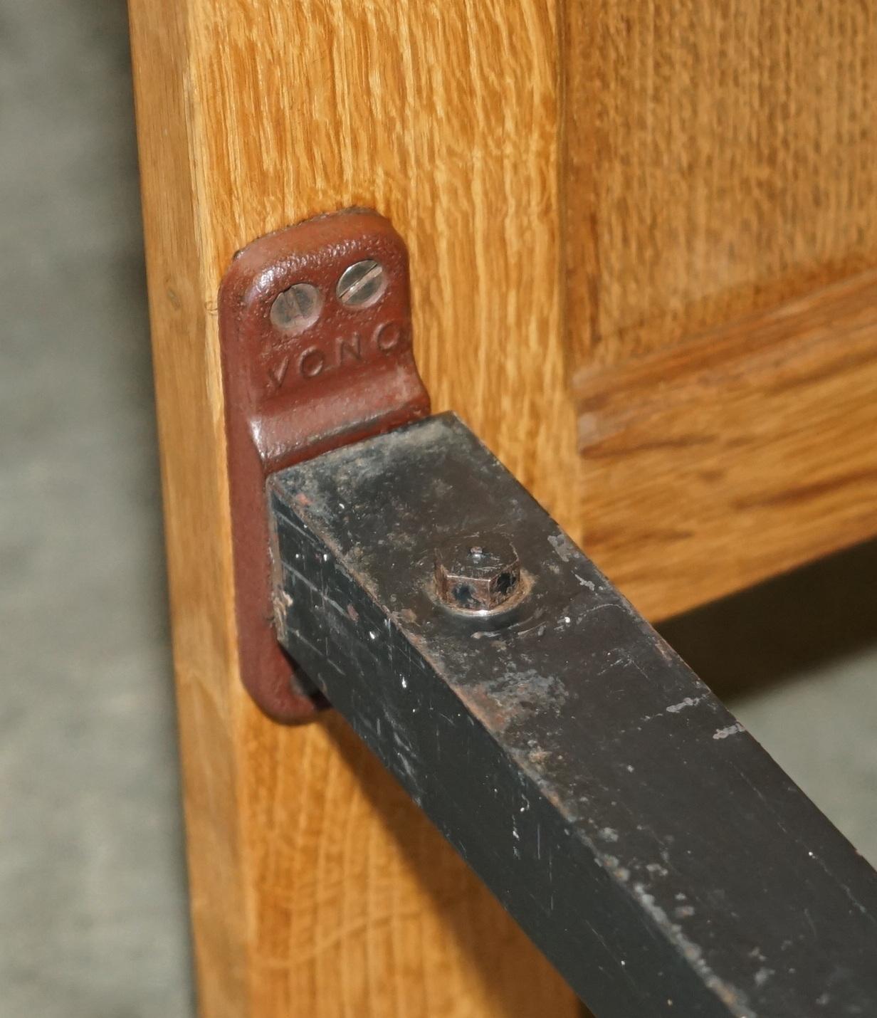 PAIR OF EXQUISITE COLLECTABLE 1950's ROBERT MOUSEMAN THOMPSON BEDSTEADS BEDS For Sale 5