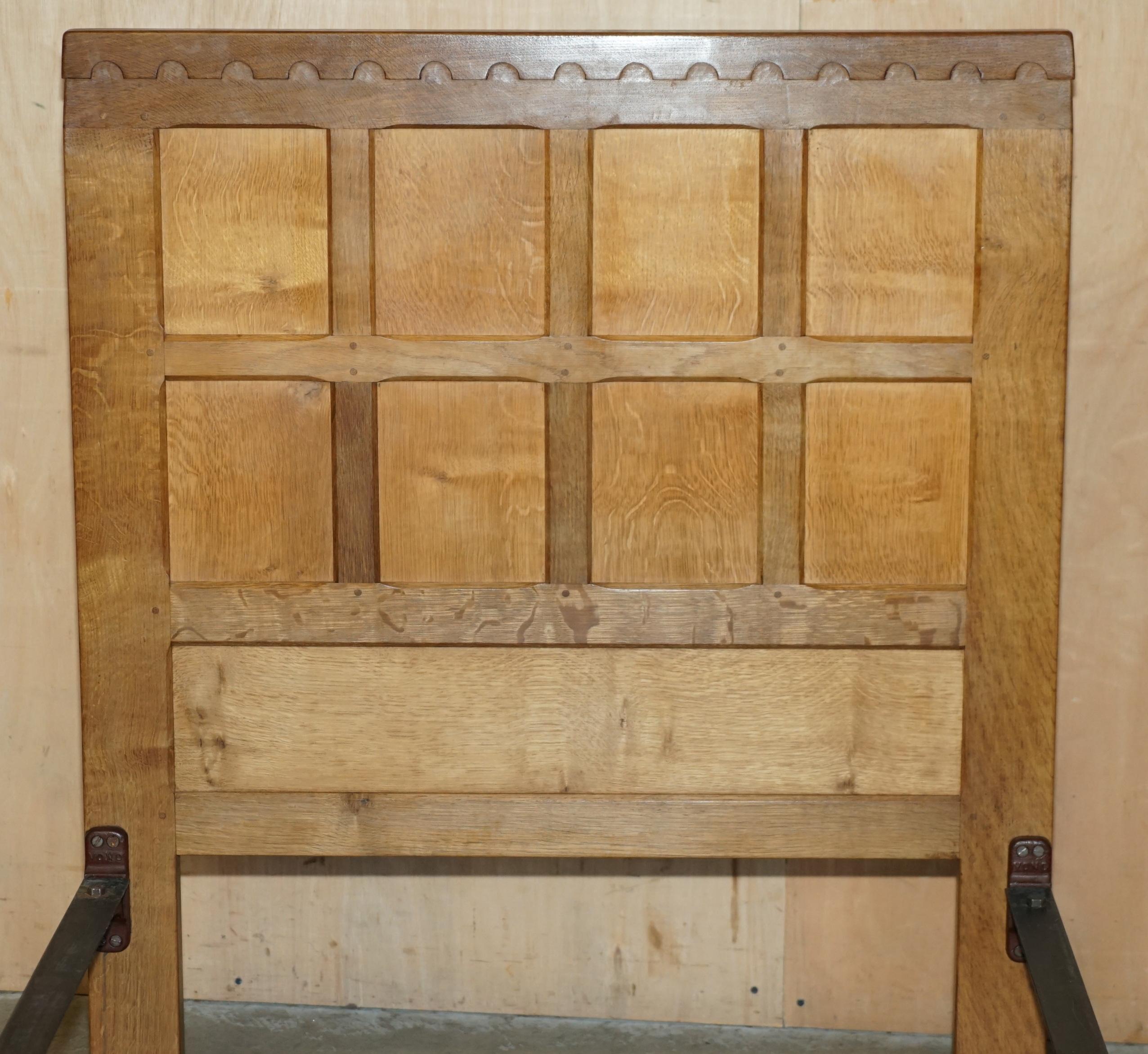 PAIR OF EXQUISITE COLLECTABLE 1950's ROBERT MOUSEMAN THOMPSON BEDSTEADS BEDS For Sale 10