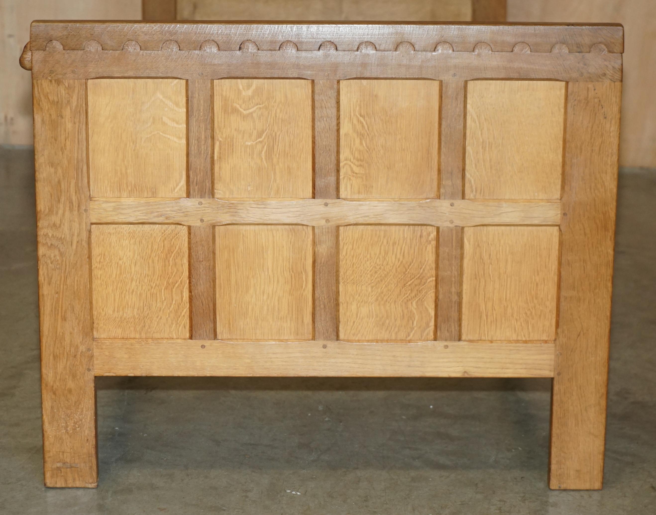 PAIR OF EXQUISITE COLLECTABLE 1950's ROBERT MOUSEMAN THOMPSON BEDSTEADS BEDS For Sale 12