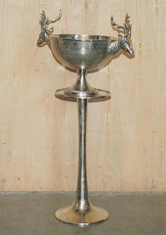 PAIR OF EXQUISITE EXTRA LARGE 114.5CM TALL STAG CHAMPAGNE BUCKETS ON SiDE TABLES