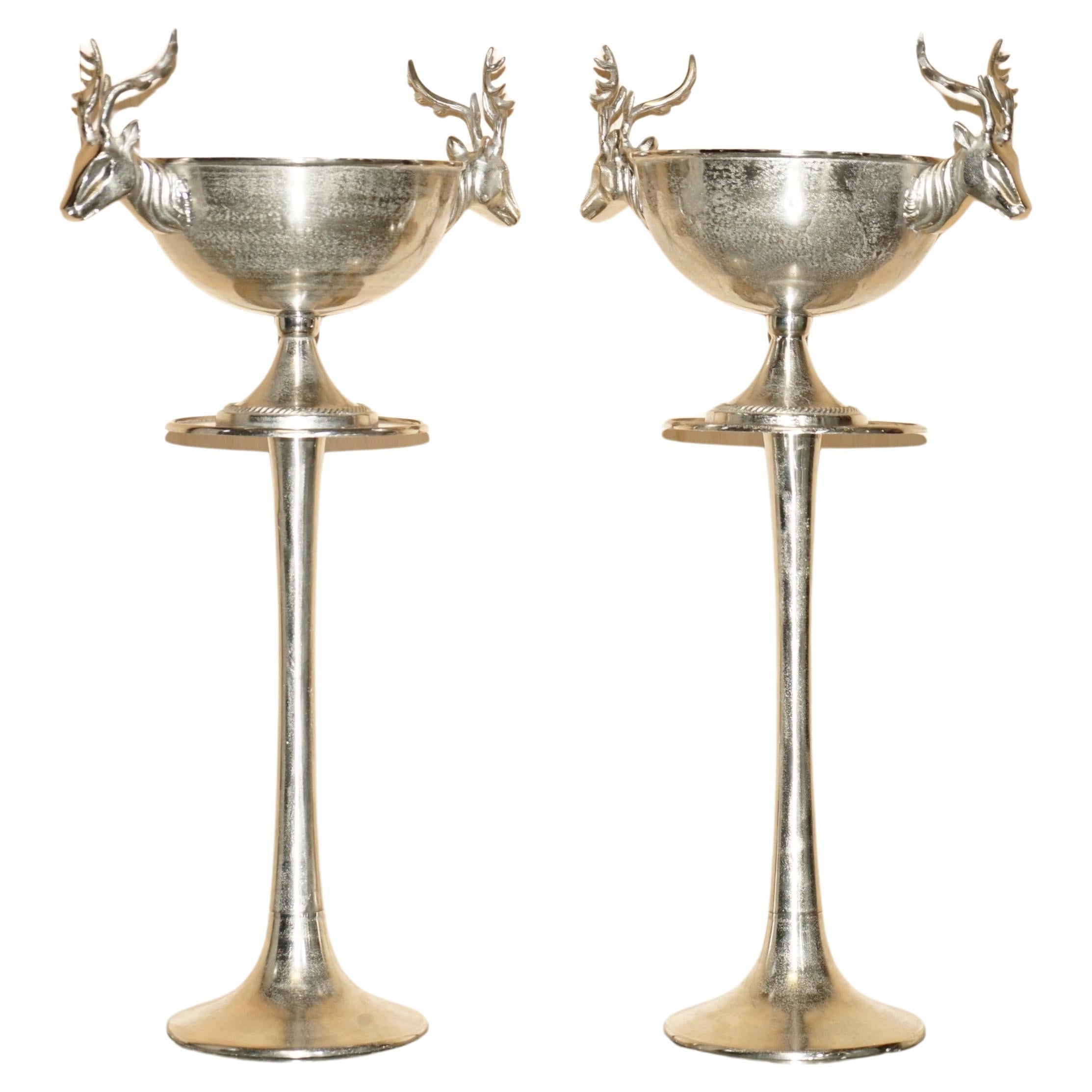 PAIR OF EXQUISITE EXTRA LARGE 114.5CM TALL STAG CHAMPAGNE BUCKETS ON SiDE TABLES For Sale