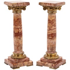 Paire d'exquises colonnes à piédestal en jaspe montées en bronze doré:: vers 1870