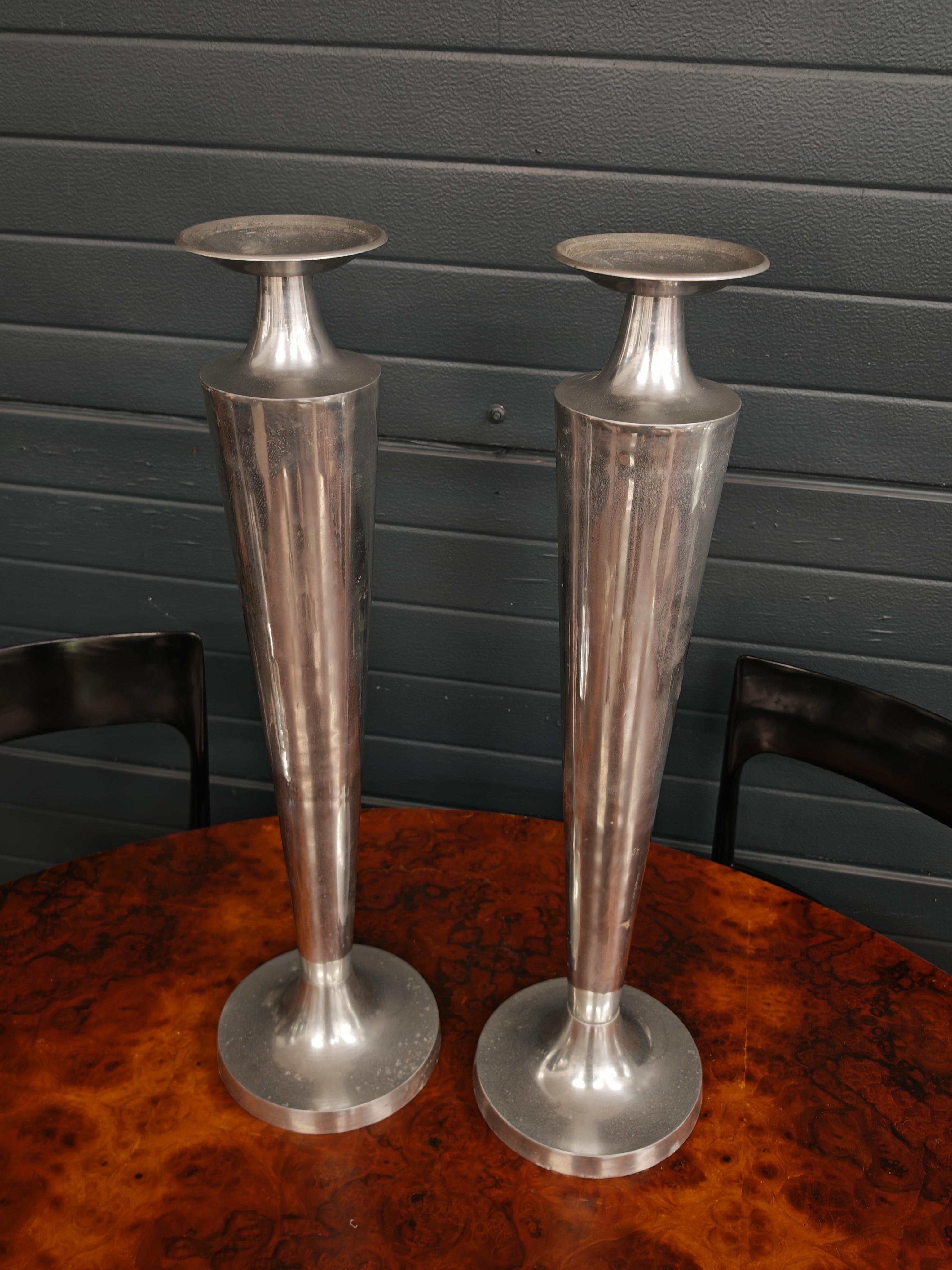 Coppia di portacandele in alluminio fuso extra large in vendita 1