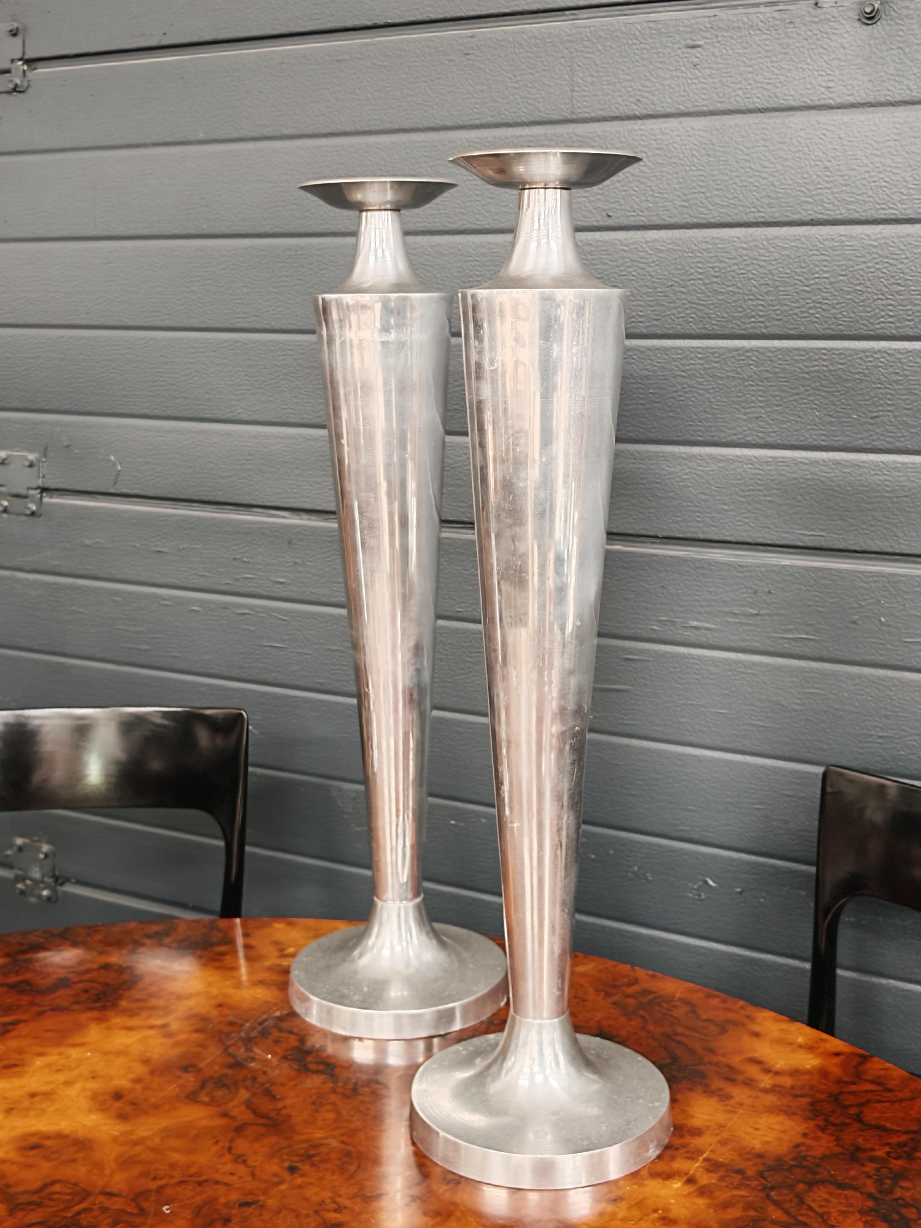 Coppia di portacandele in alluminio fuso extra large in vendita 2