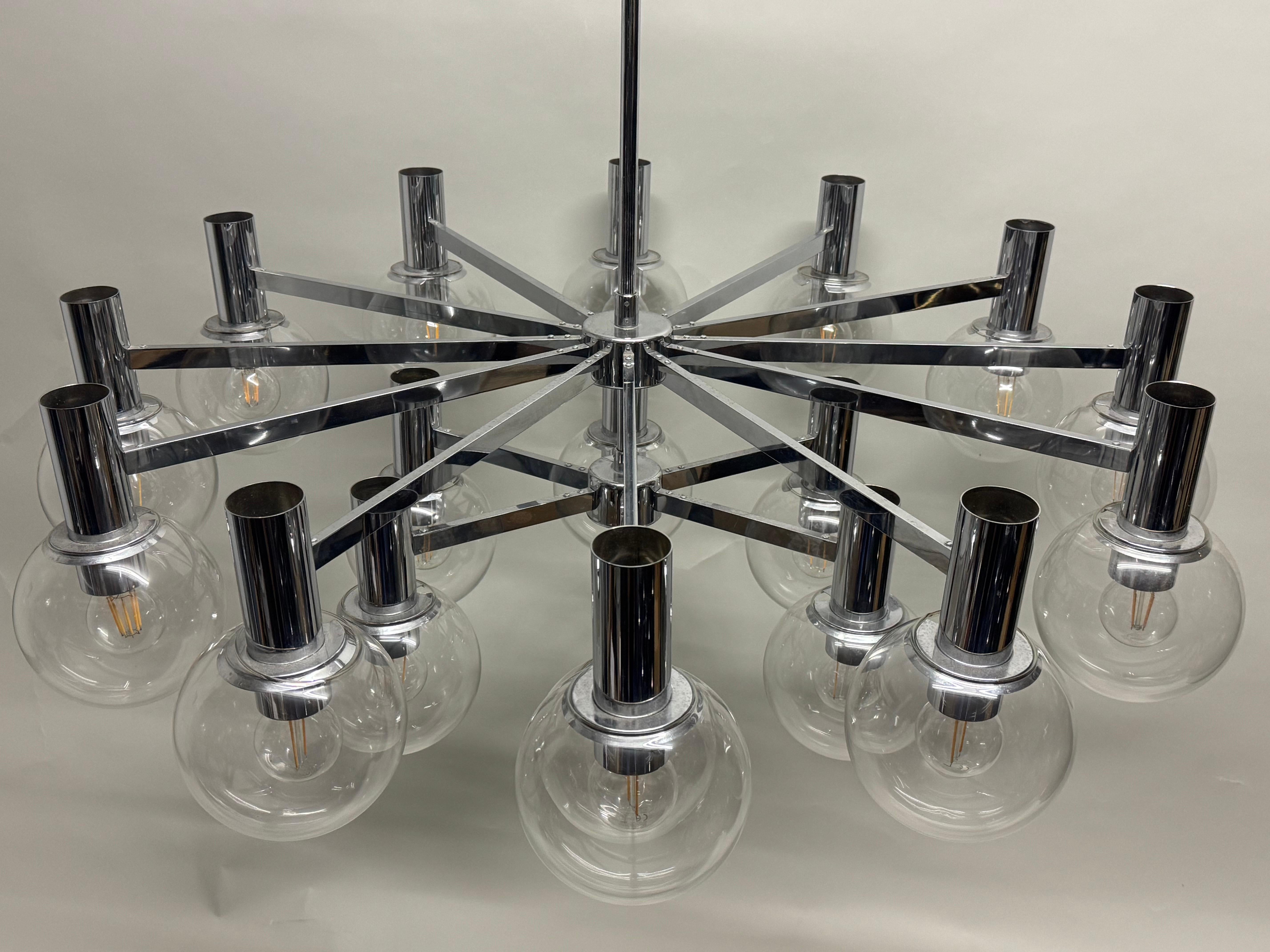 Paire de très grands lustres en verre de Glashütte Limburg, vers les années 1970 Excellent état - En vente à Wiesbaden, Hessen