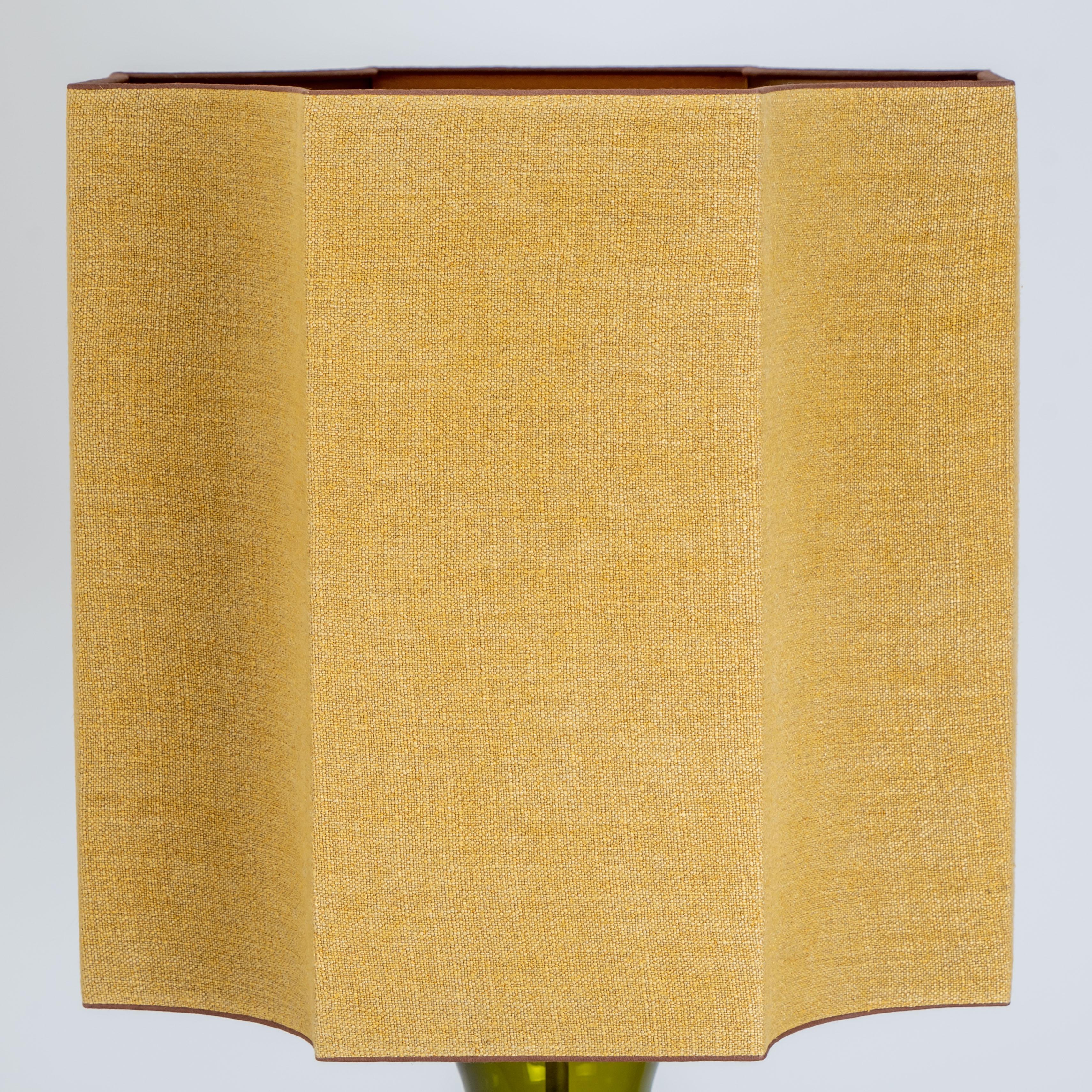 Paire de lampes de bureau extra-larges en forme de verre avec lampe en soie faite sur mesure R Houben en vente 7
