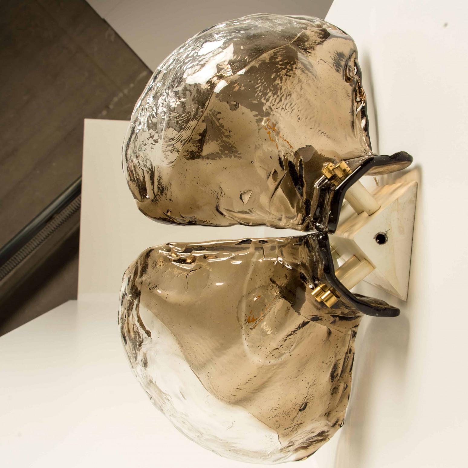 Par de J.T. extra grandes Apliques Kalmar Cristal ahumado, 1970 en venta 6