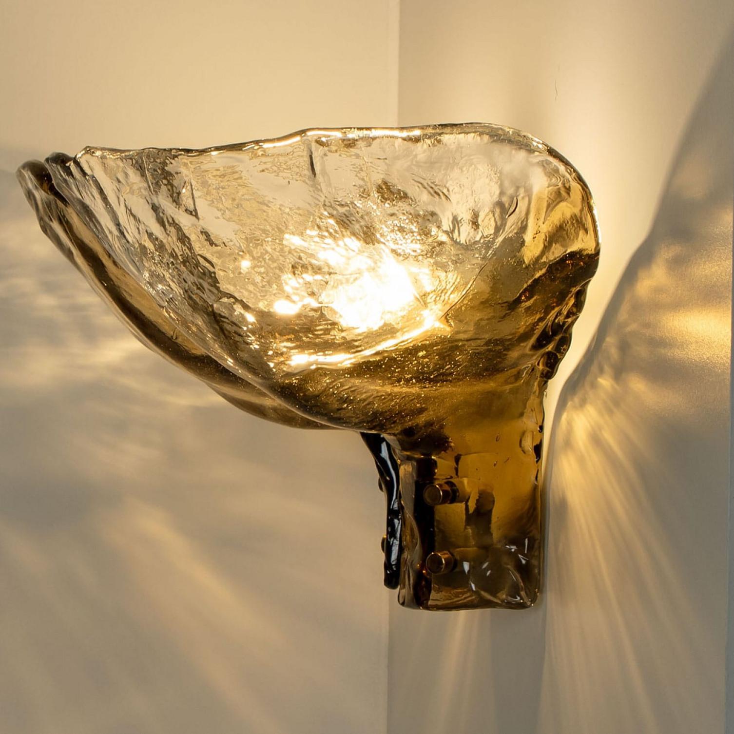 Par de J.T. extra grandes Apliques Kalmar Cristal ahumado, 1970 Otro en venta