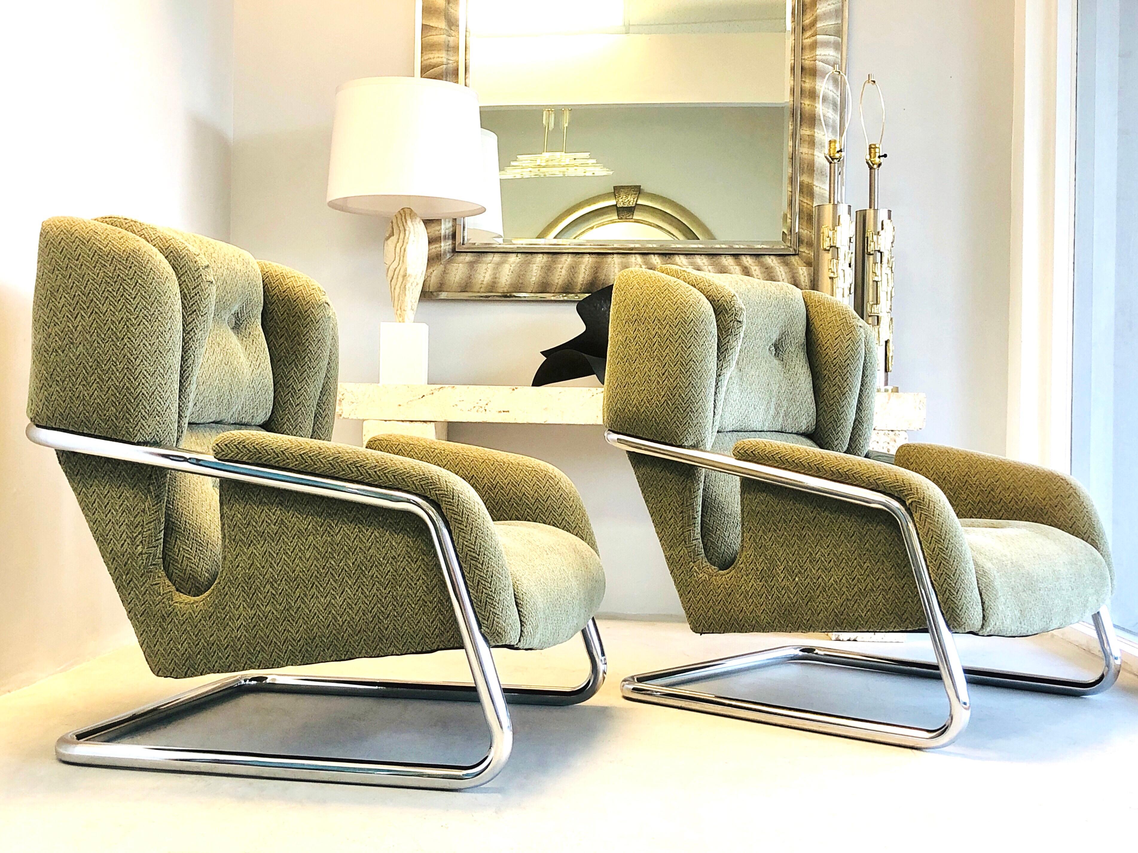 Pair of Extraordinary Italian Lounge Club Chairs Cantilevered, Italy, 1970s 3