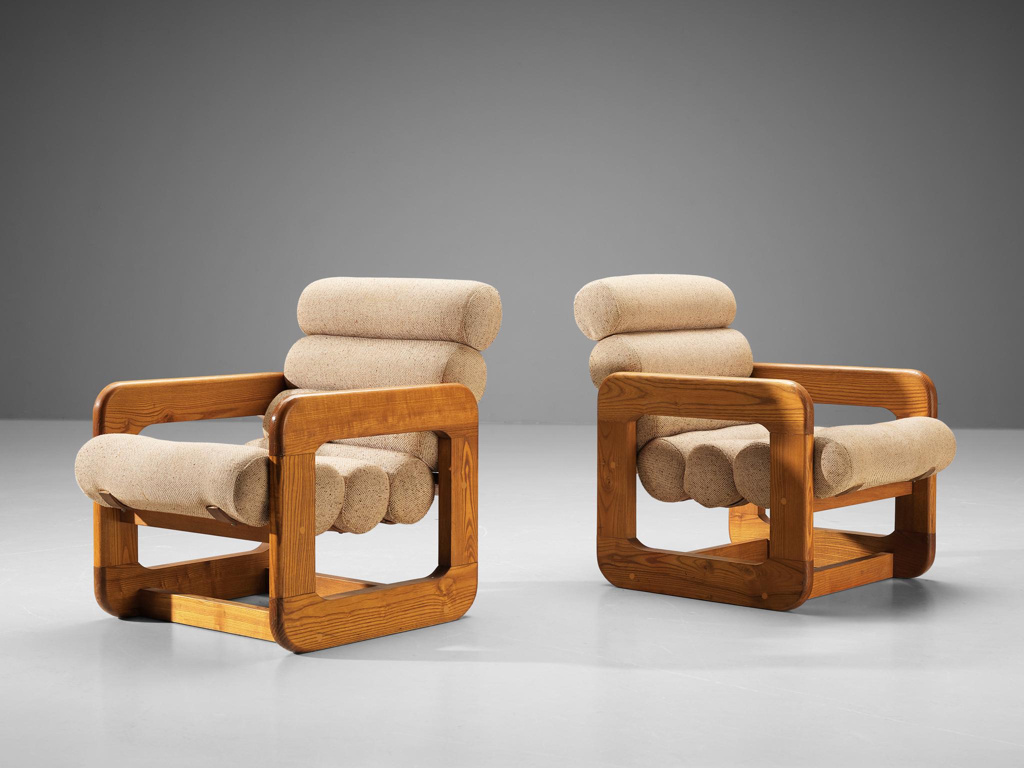 Pair of Extraordinary Lounge Chairs in Ash and Off-White Upholstery 3