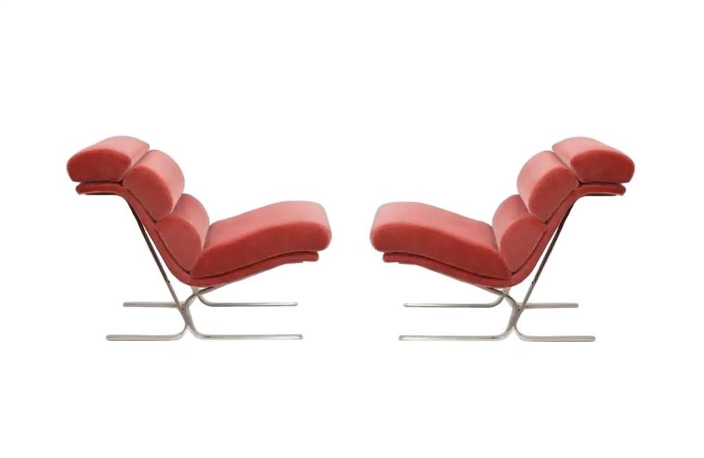 Modern Pair of Extraordinary Lounge Club Chairs Cantilevered, 1970s For Sale