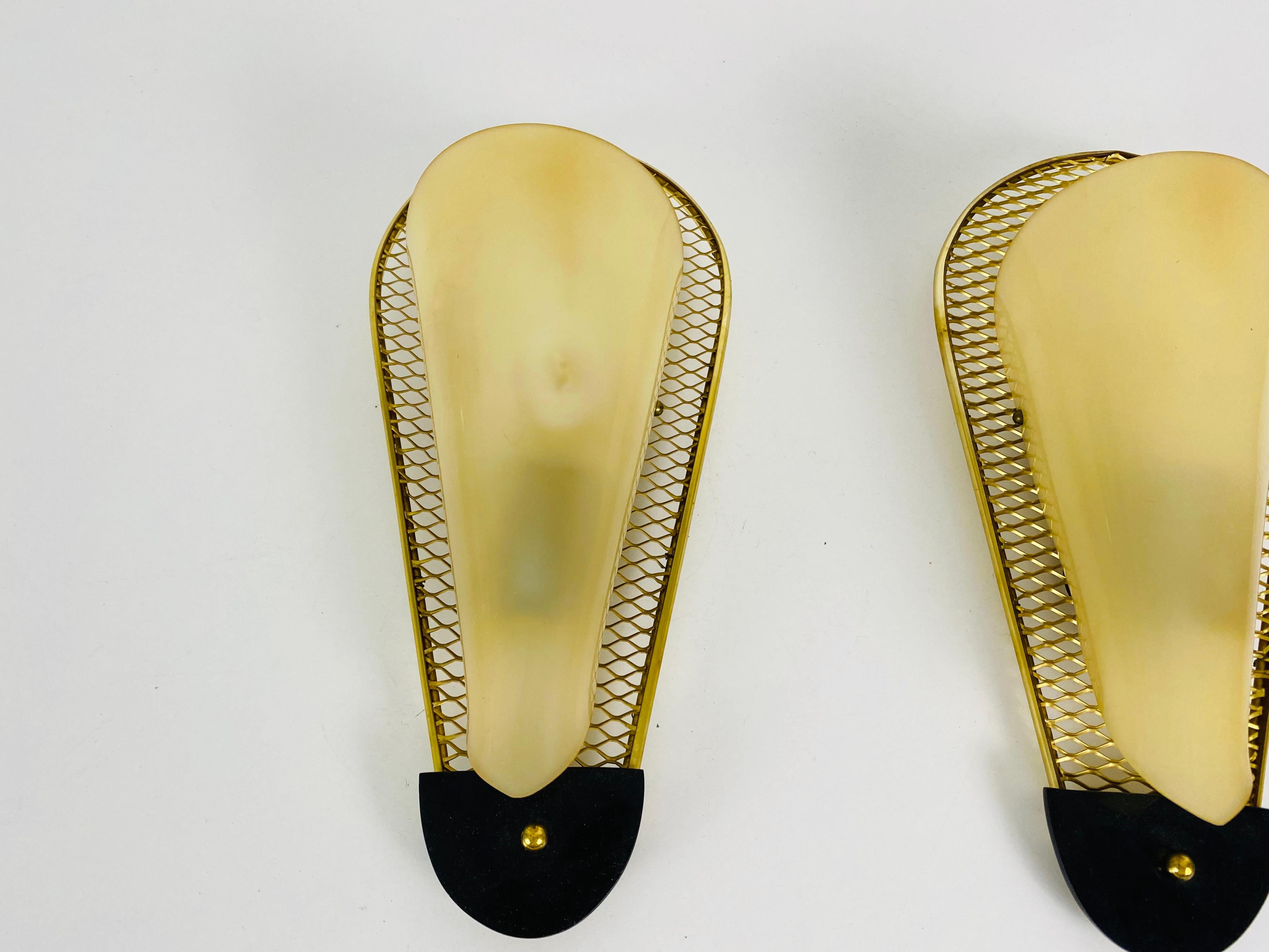 Pair of Extraordinary Mid-Century Brass Sconces, Italy, 1960s For Sale 2