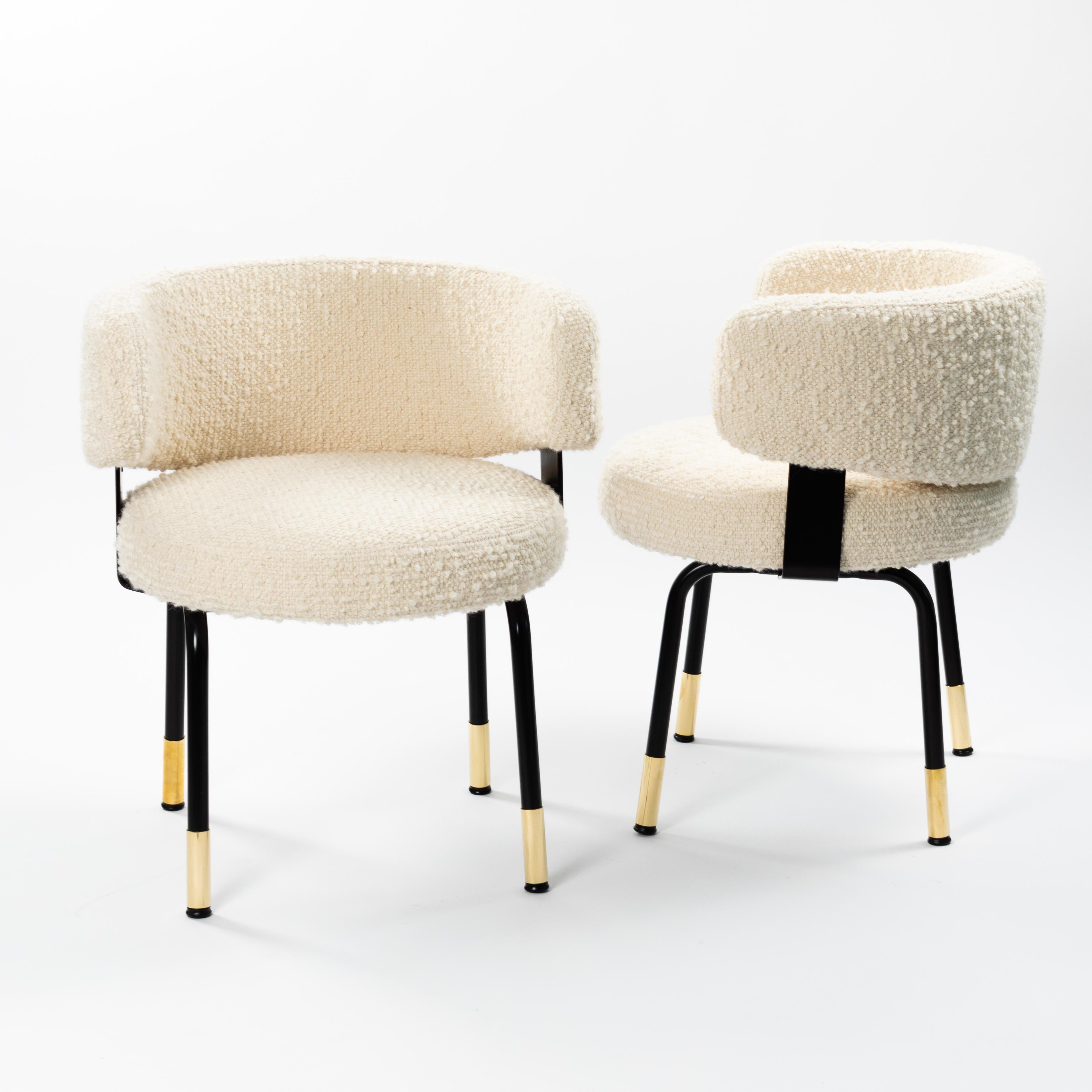italien Paire de fauteuils extravagants avec tissu bouclé par Gianni Moscatelli Italie 1968 en vente