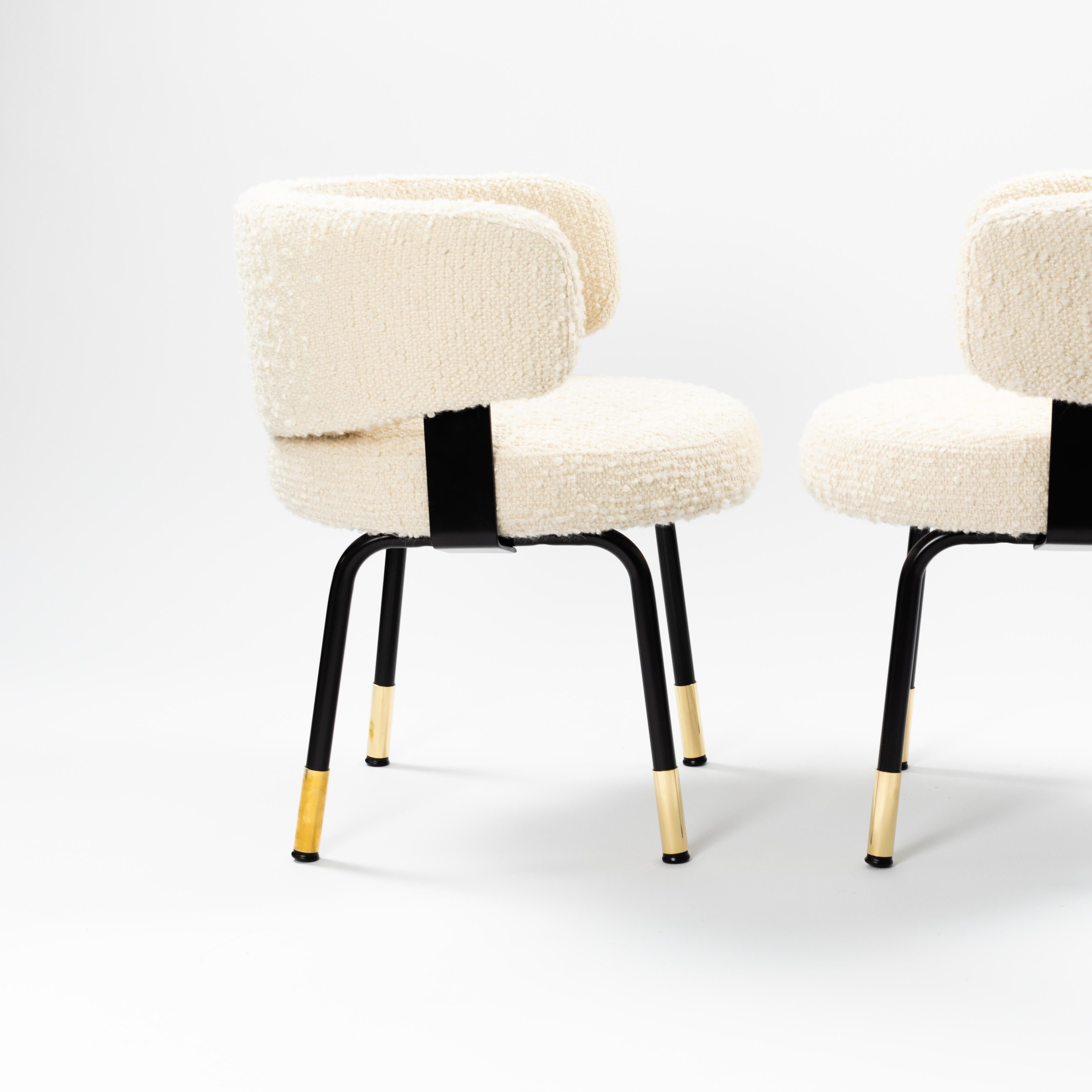 Paire de fauteuils extravagants avec tissu bouclé par Gianni Moscatelli Italie 1968 Bon état - En vente à Salzburg, AT