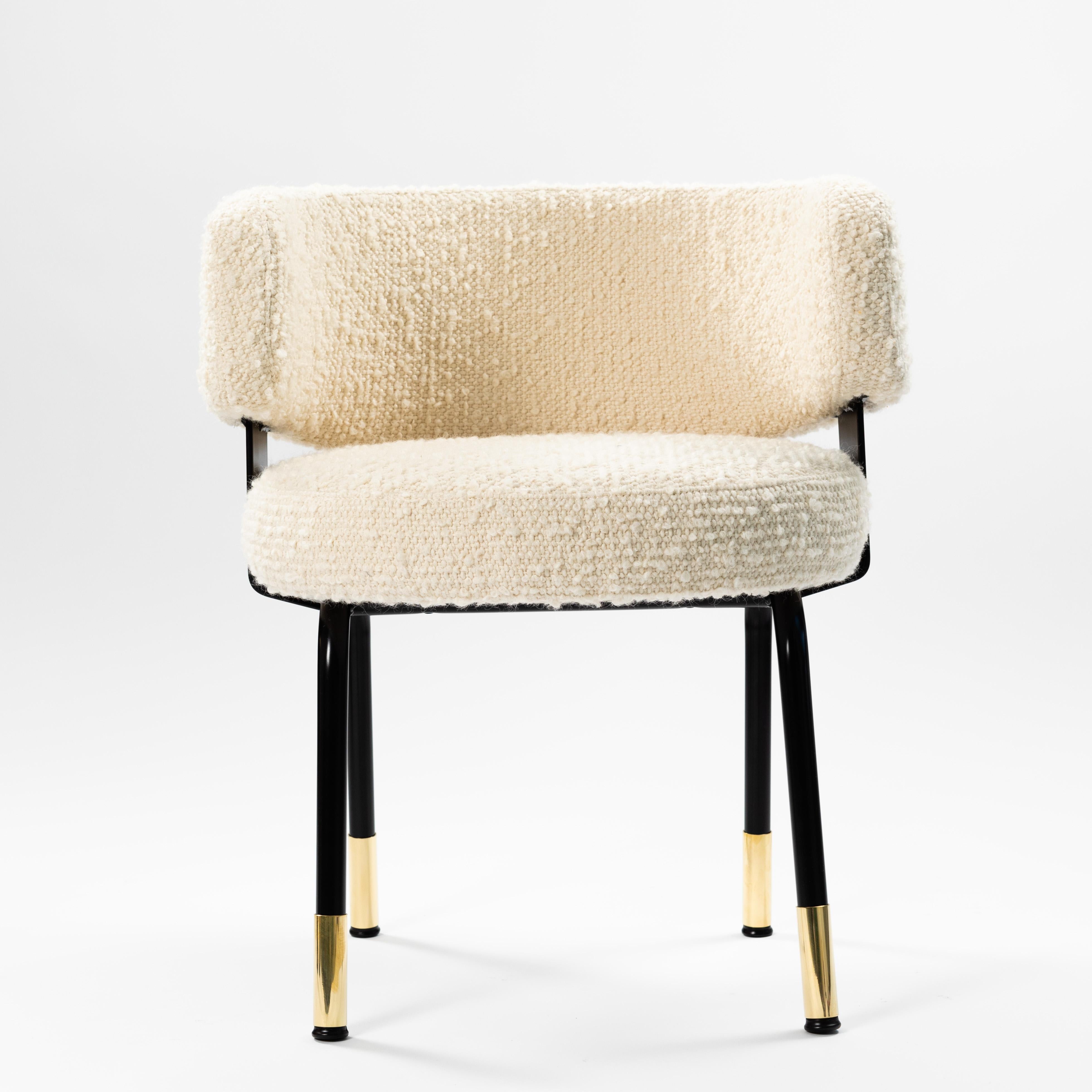 Laiton Paire de fauteuils extravagants avec tissu bouclé par Gianni Moscatelli Italie 1968 en vente