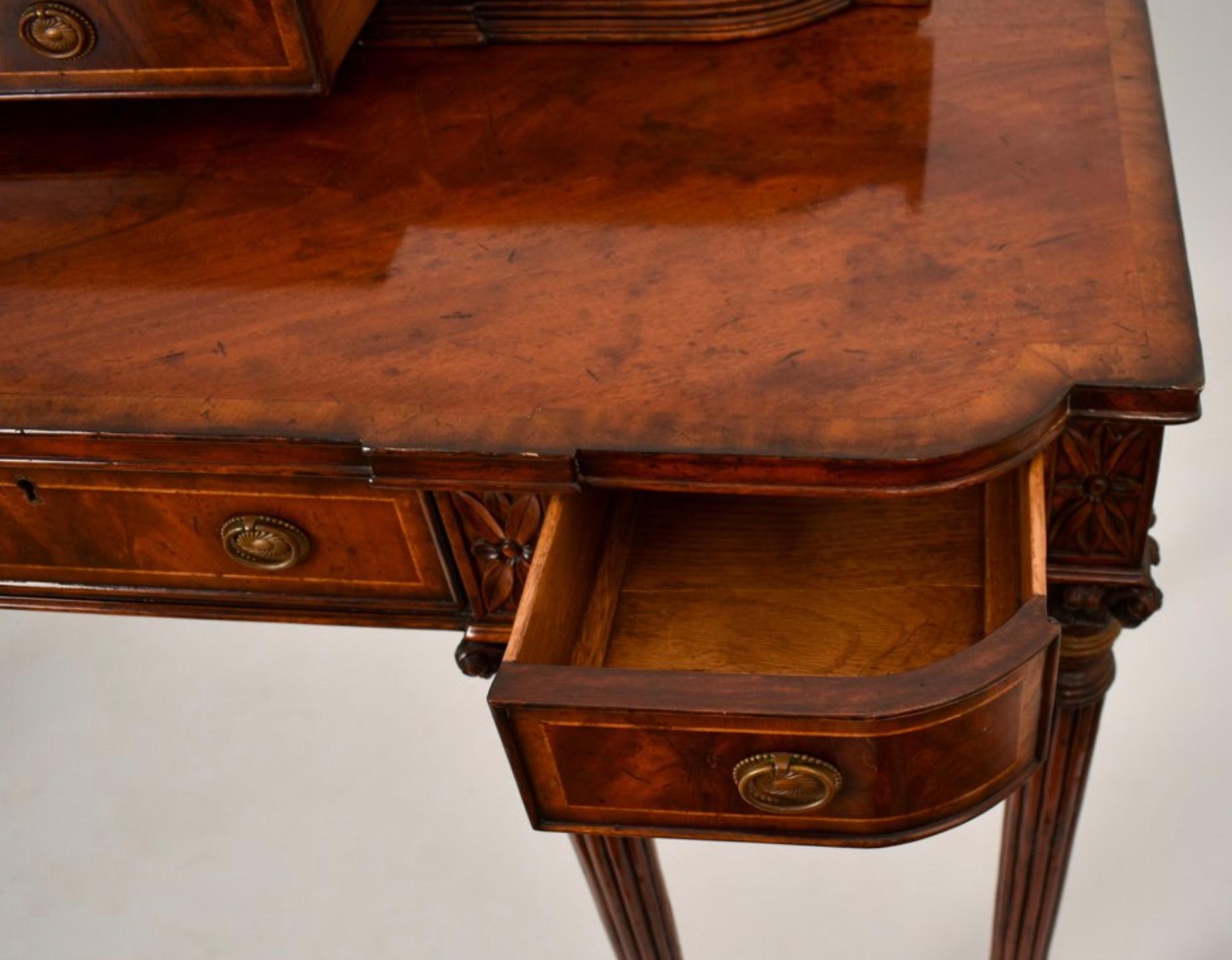 Pair of Extremely fine Regency Mahogany Serving Tables For Sale 2