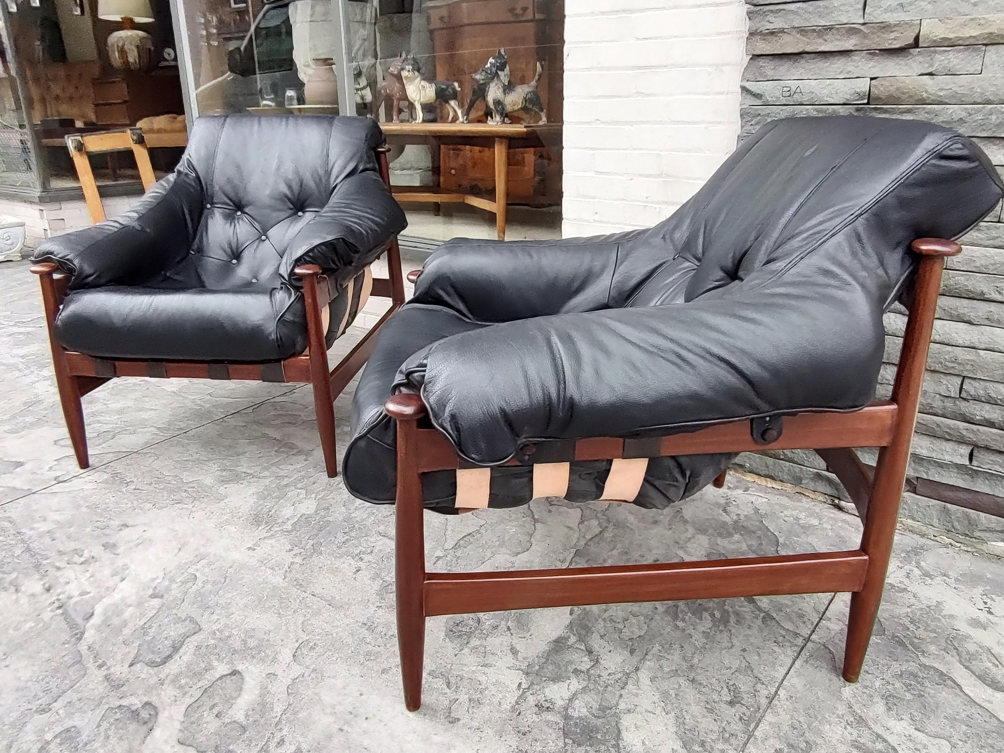 Pair of Mid Century Modern Sculptural Mahogany & Leather Lounge Chairs 4